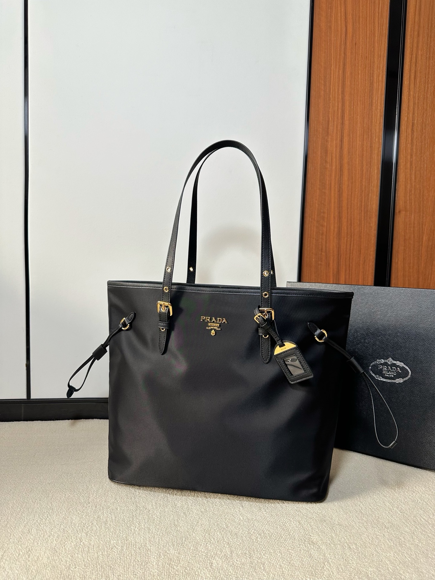 Versace Luxury Designer Handbag Shoulder Crossbody Bag crafted in 2