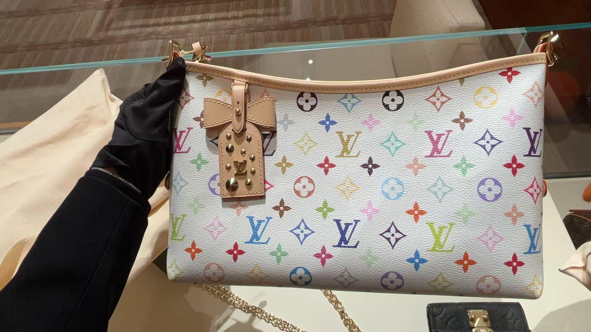 Louis Vuitton Luxury Handbag Collection 4