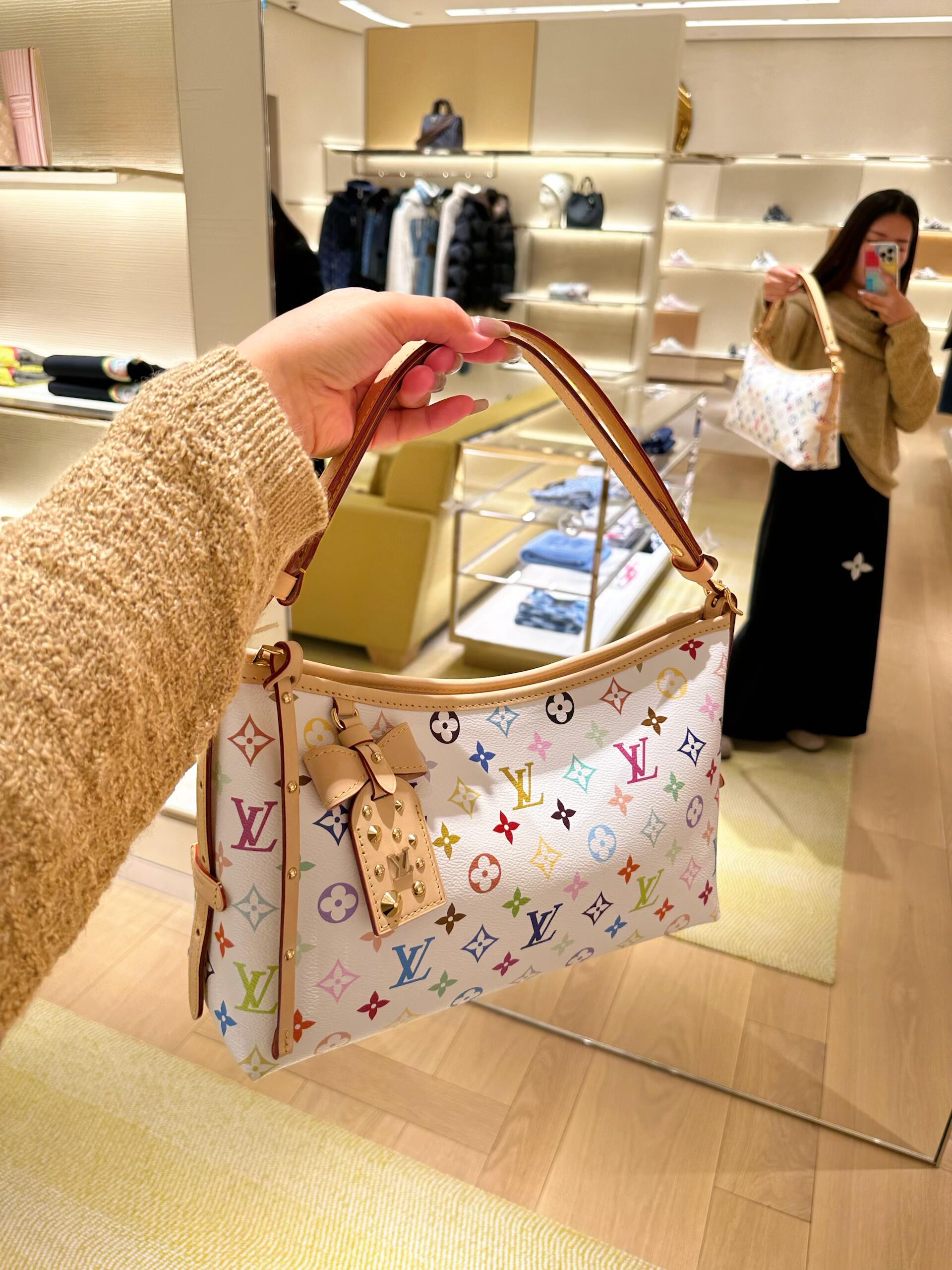 Louis Vuitton Luxury Handbag Collection 3