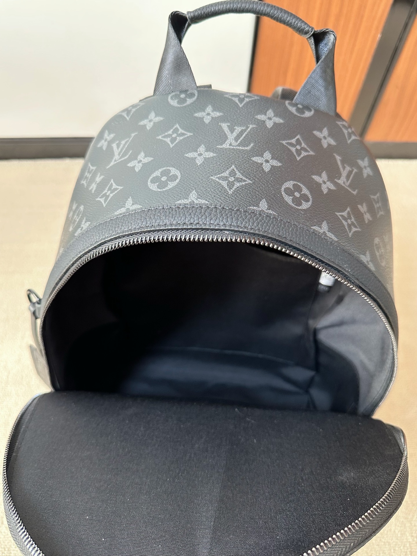 lv TAKEOFF 男士双肩包 7
