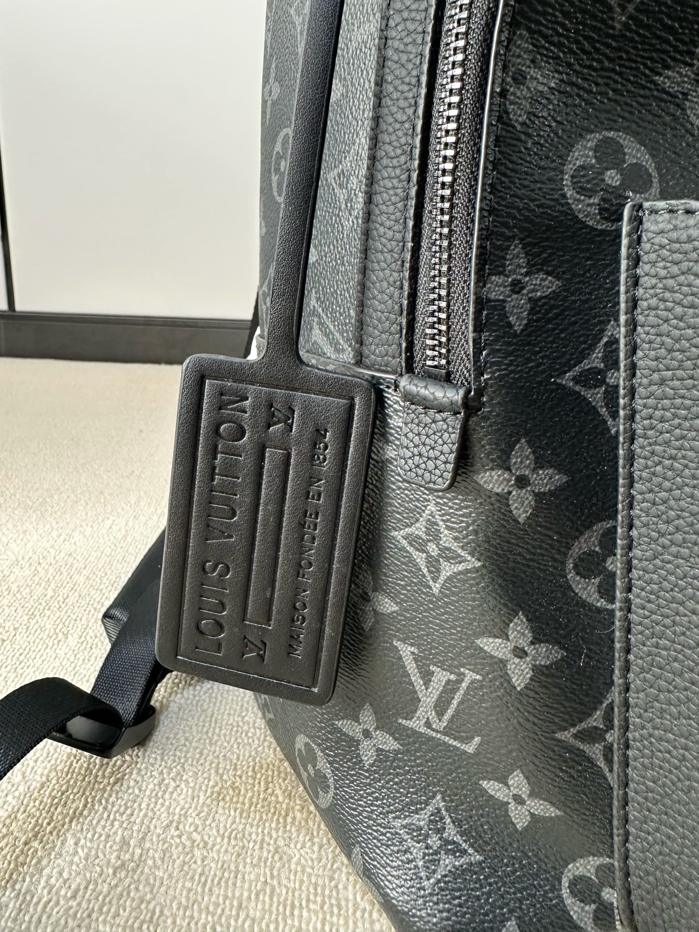 lv TAKEOFF 男士双肩包 9
