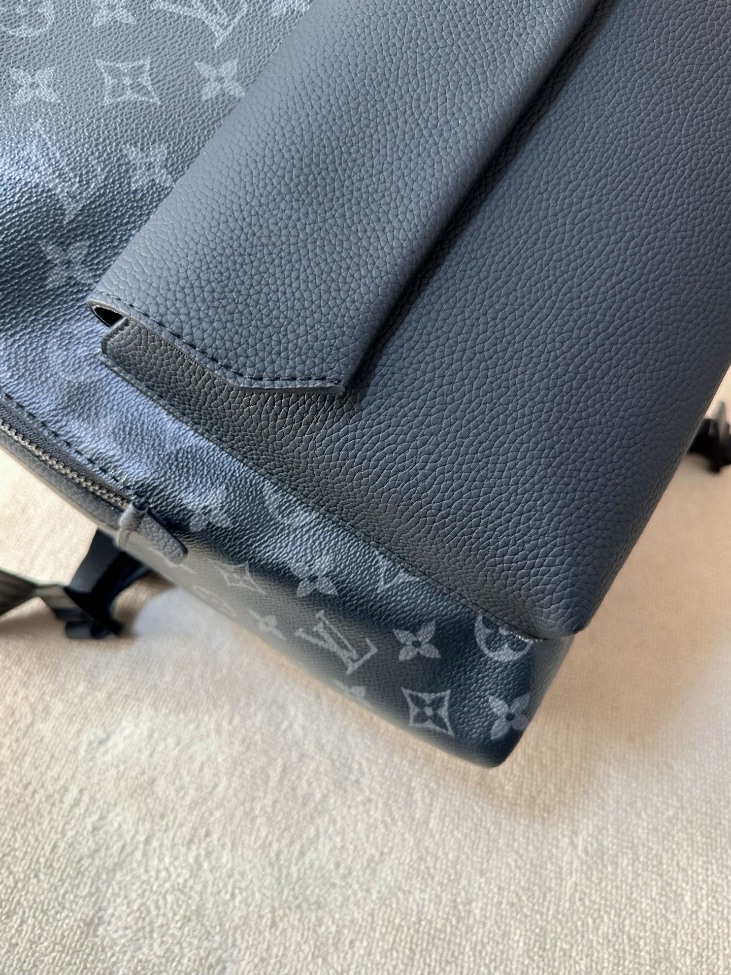 lv TAKEOFF 男士双肩包 8
