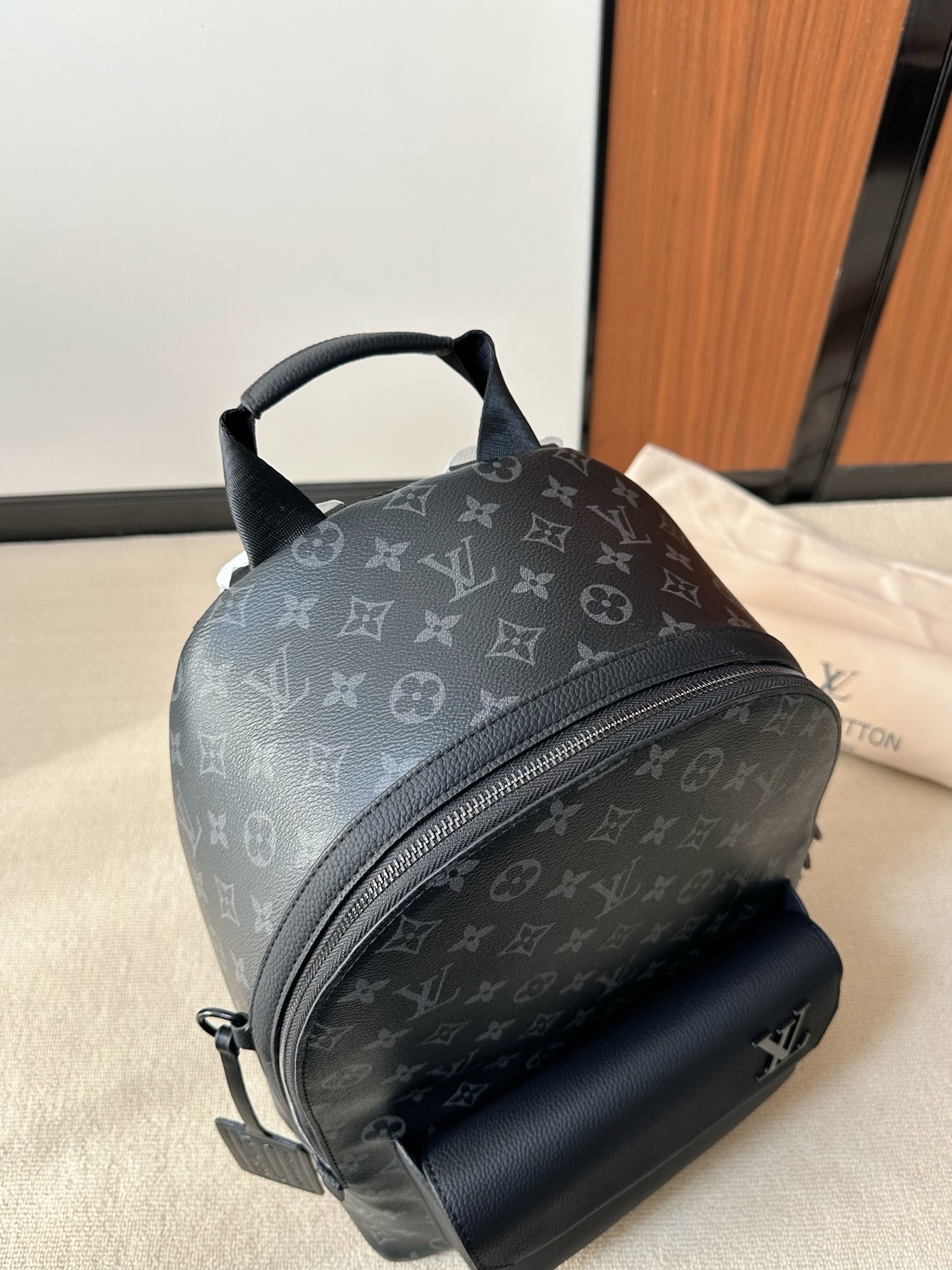 lv TAKEOFF 男士双肩包 6