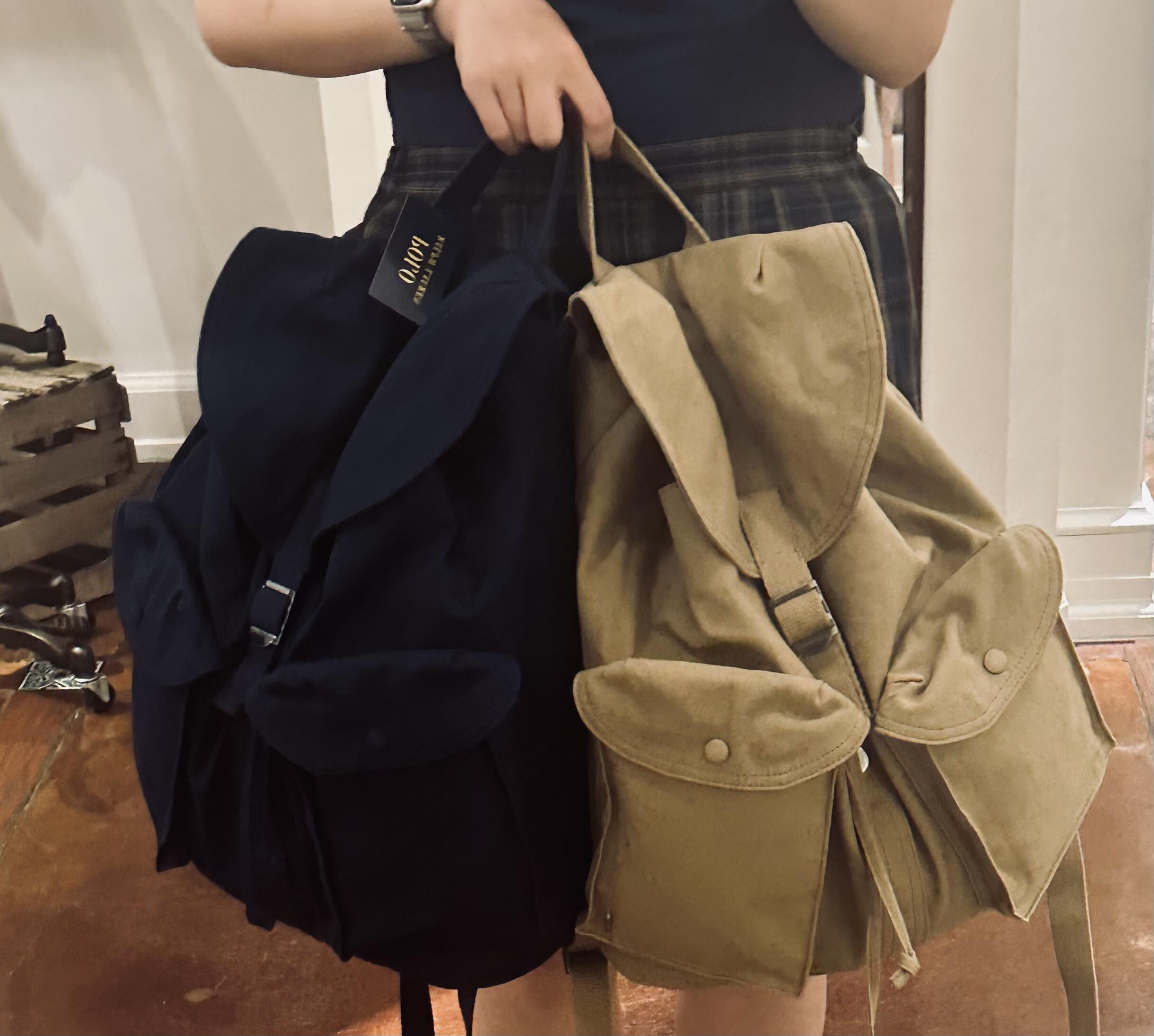 NO:894640,There are no fancy logos, only solid fabrics and retro workwear silhouettes. It is low-key and durable. The more you use it, the more it will show signs of age. Luggage    Trendy department store19860909没有花哨logo,只用扎实面料与复古工装轮廓,低调耐看,越用越有岁月痕迹.,箱包  ,accessory