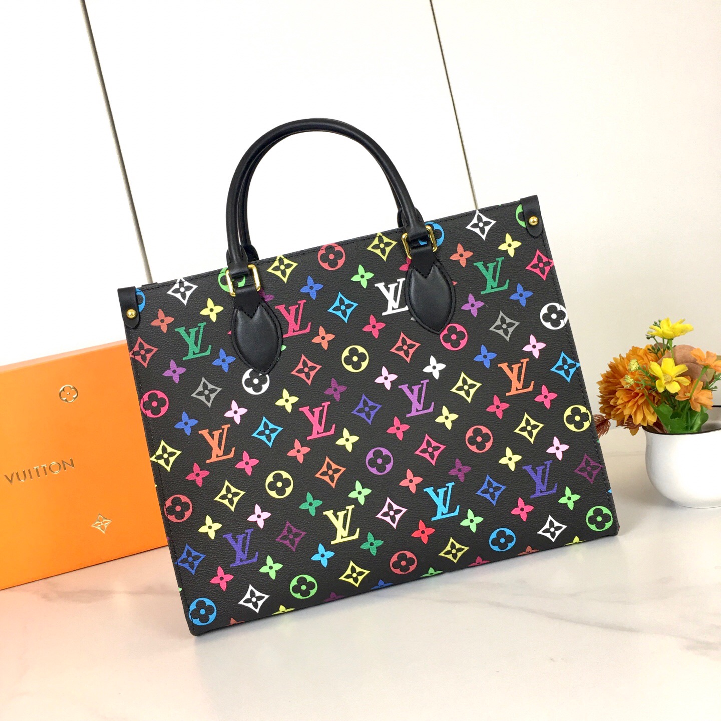 ，M45039，M45321！
ONTHEGO 中号手袋Onthego 中号手袋将经典 Monogram