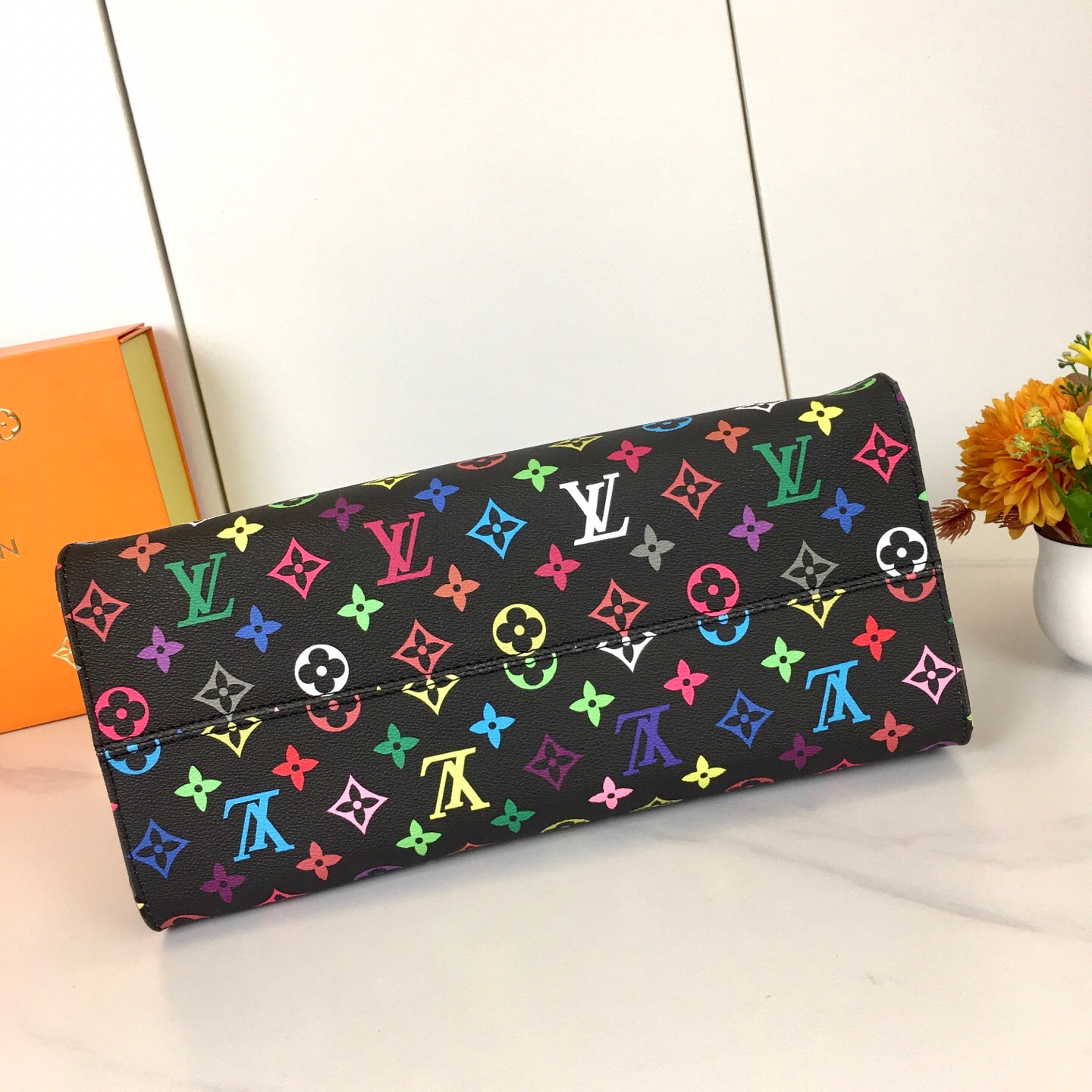 ，M45039，M45321！
ONTHEGO 中号手袋Onthego 中号手袋将经典 Monogram