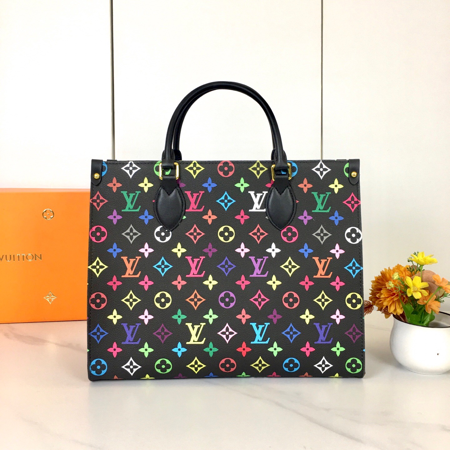 ，M45039，M45321！
ONTHEGO 中号手袋Onthego 中号手袋将经典 Monogram
