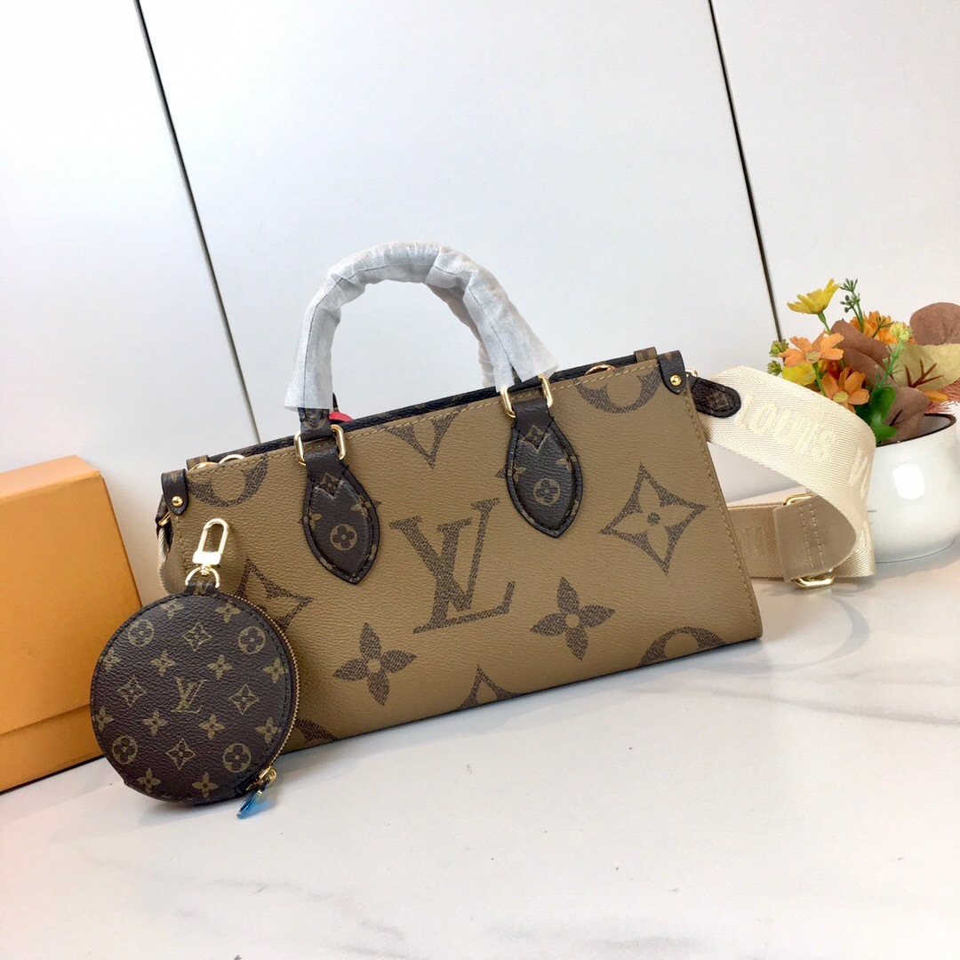 ,M46653,M45659,M45653,M59856本款 OnTheGo 小号手袋为 Monogra