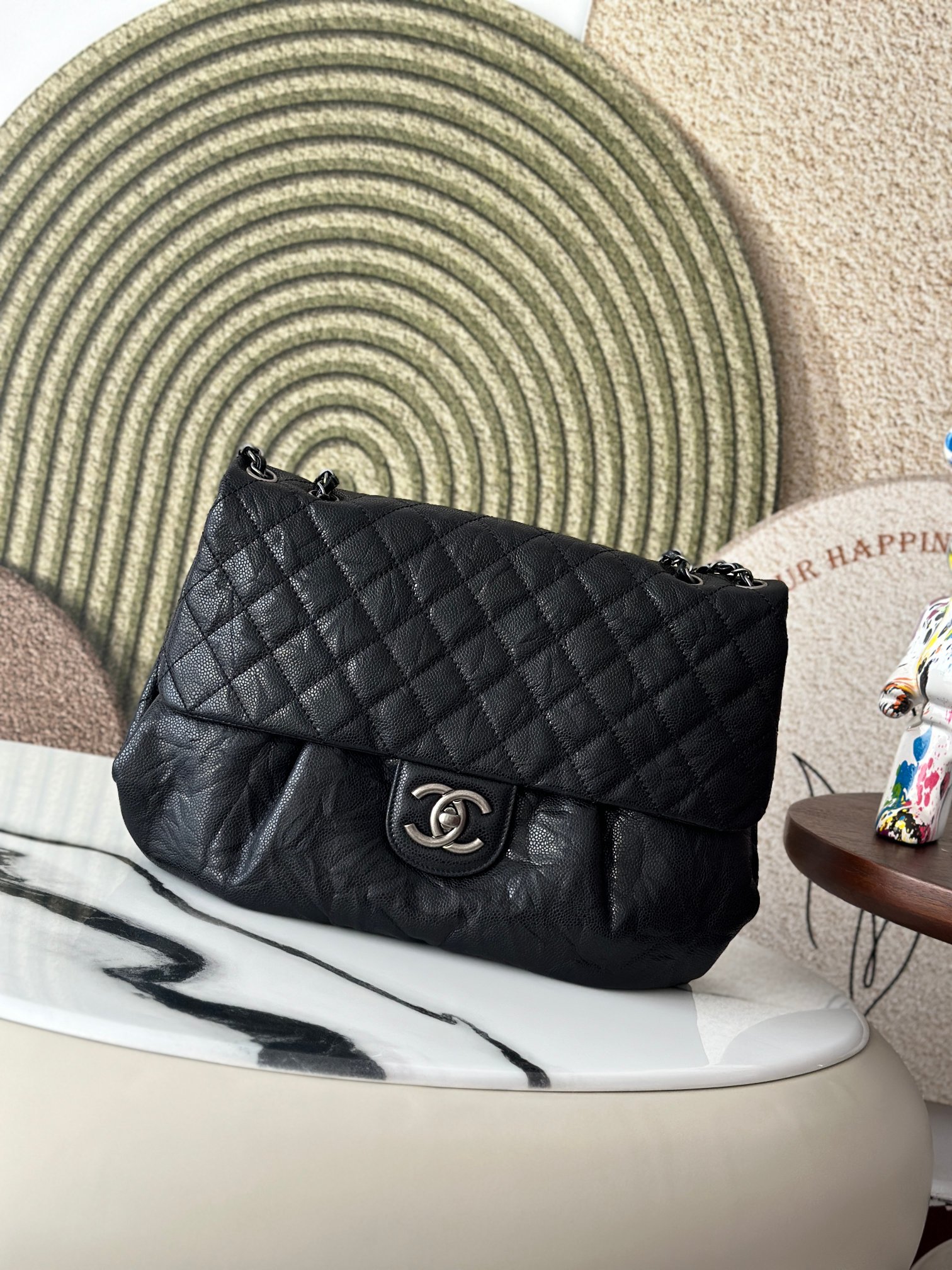 Черная винтажная сумка Chanel с клапаном