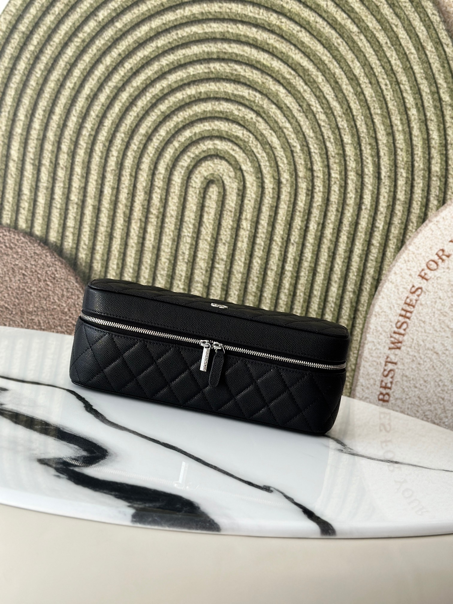 Косметички Chanel