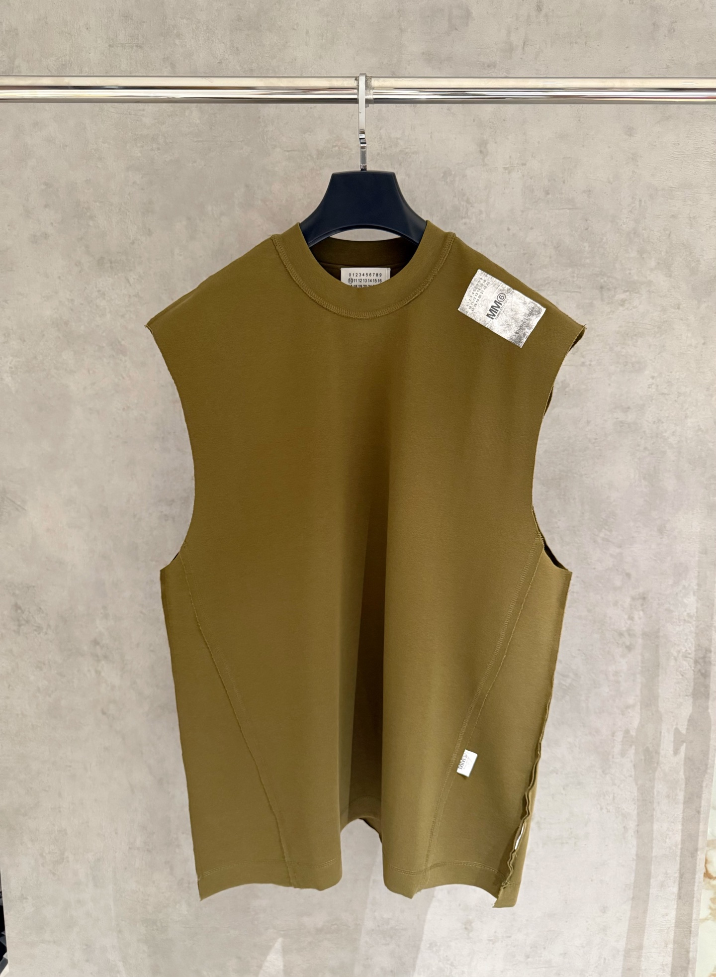 [Control de calidad estricto] Camiseta sin mangas de cuello redondo MM6 de Margiela, tela compuesta de 320 gramos, con …