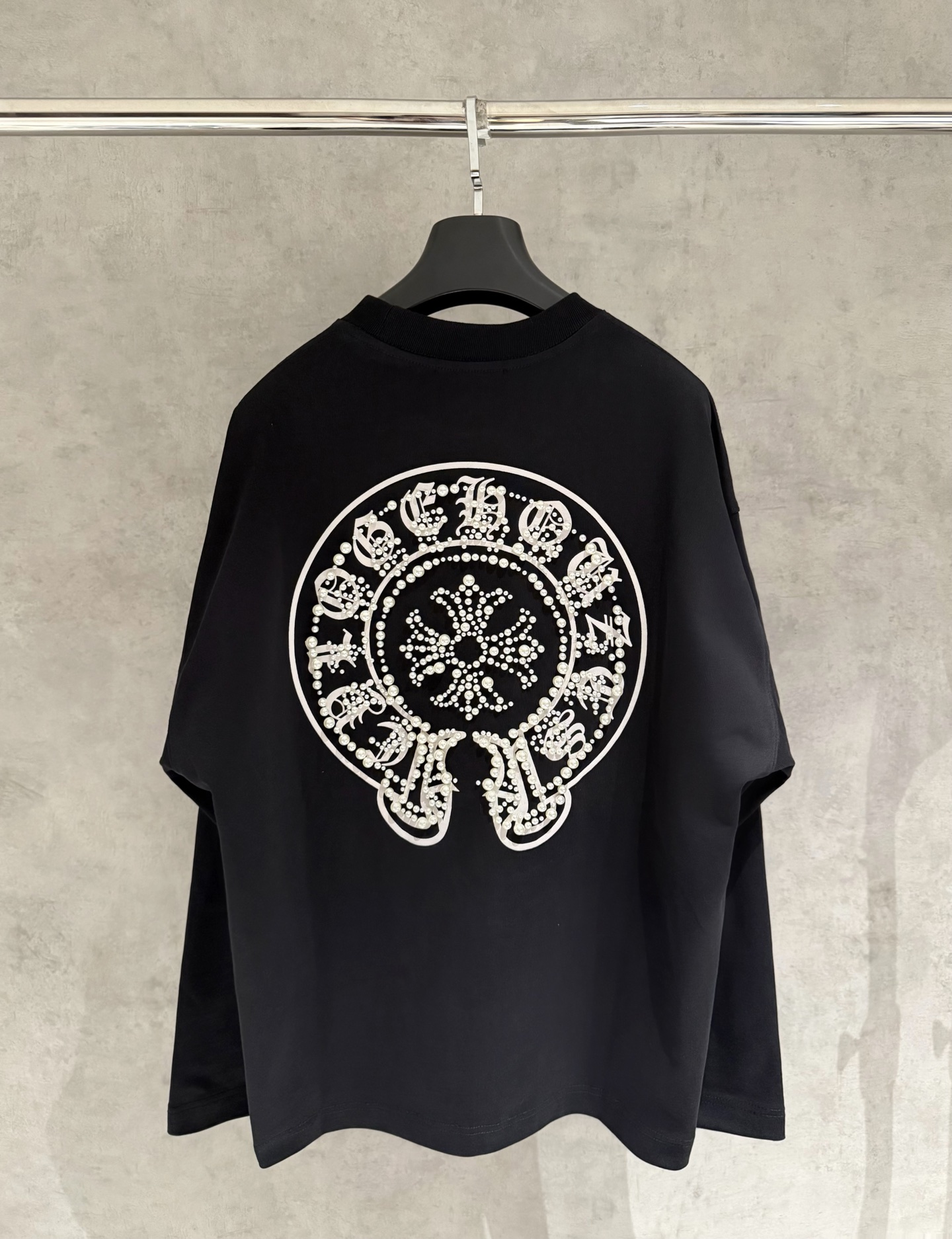 Chrome Hearts Long Sleeve T-Shirt: Heavyweight Fabric, Distressed Hem, Stylish Fit 3 i1756519527534 9711 0 1