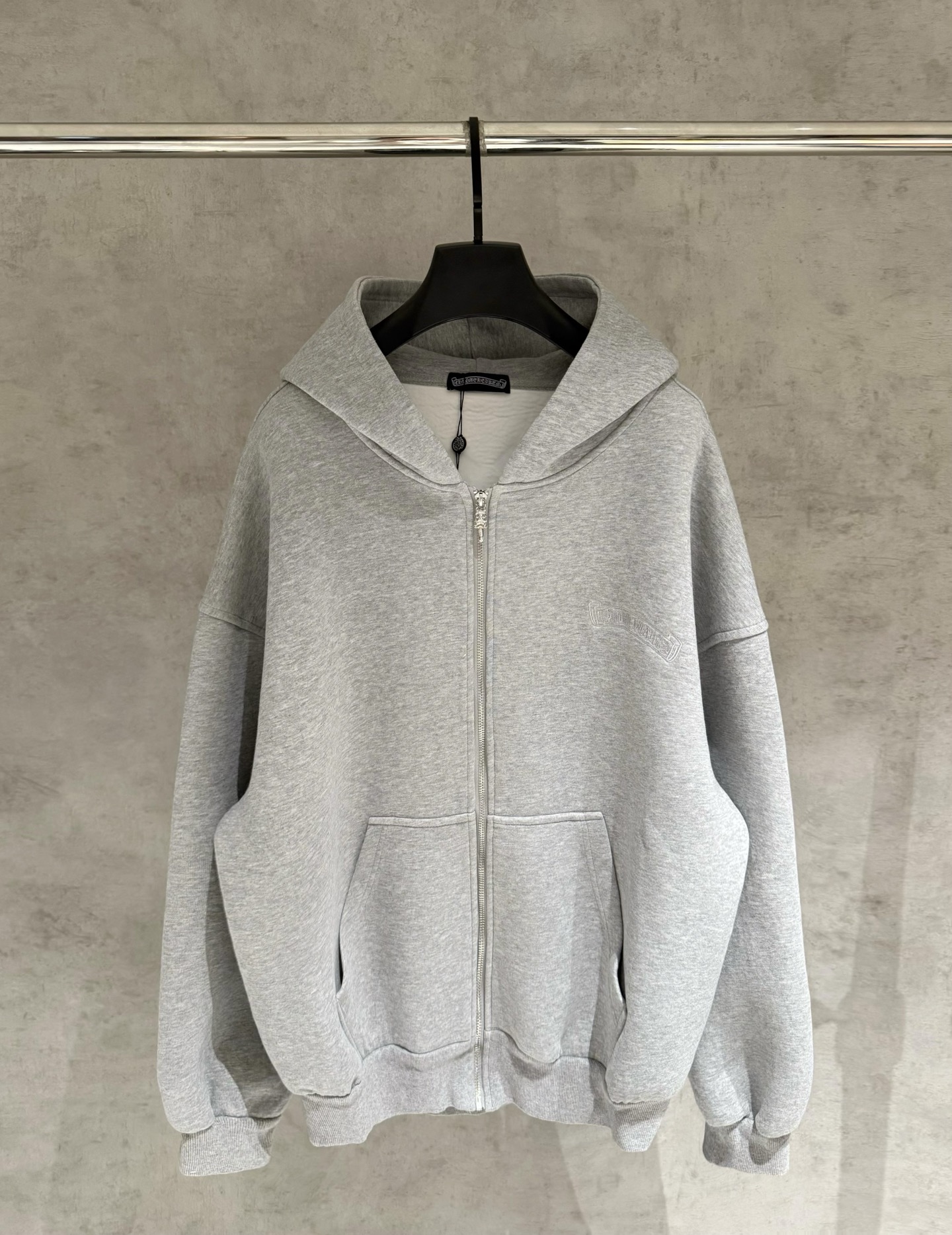 כרום לבות חולצת סוודר מבד סביב רכס בינוני מידה