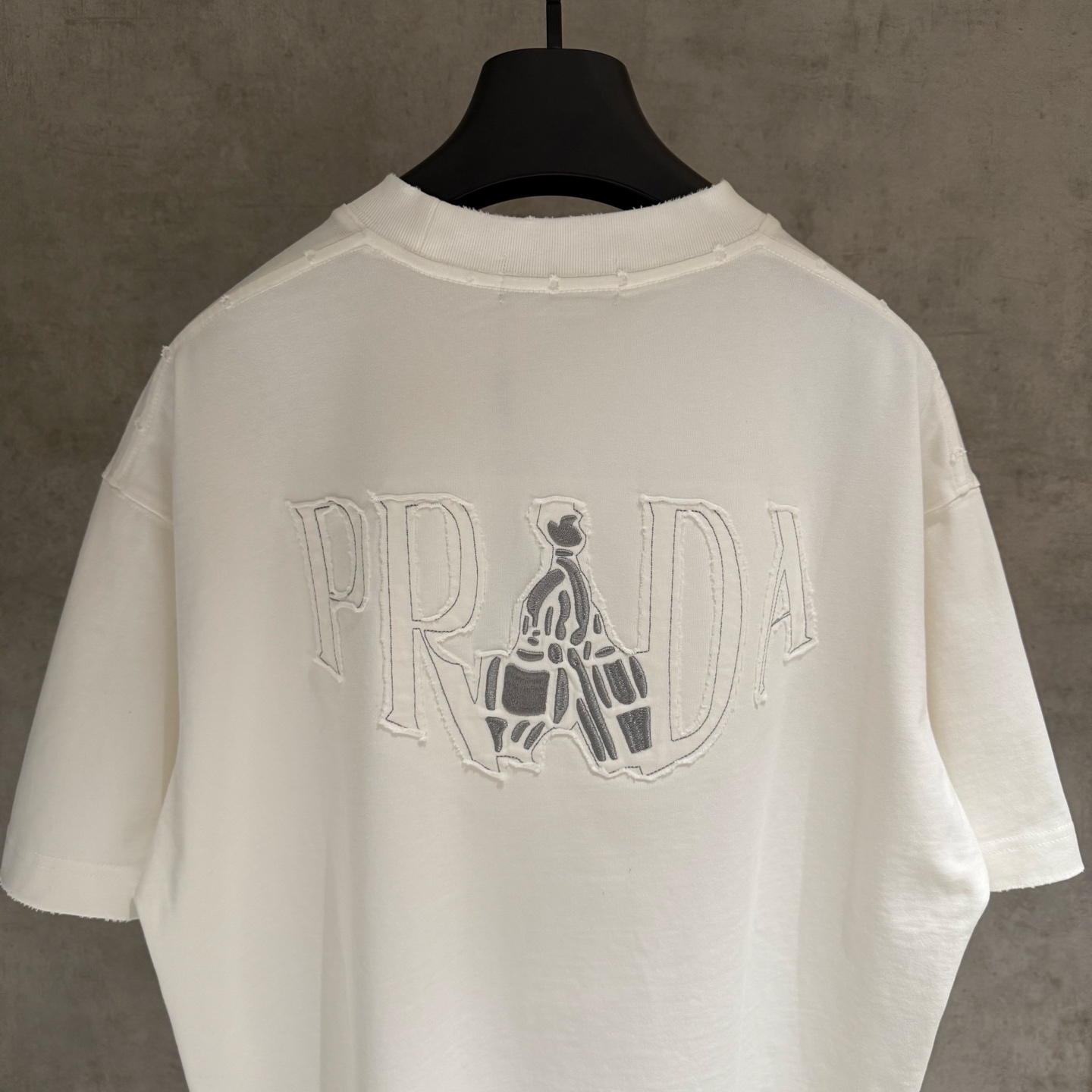 【严控品质】PRADA普拉达新款贴布绣半袖T恤 重磅340克双纱面料 前幅立体绣 后幅贴布绣 满满潮流元