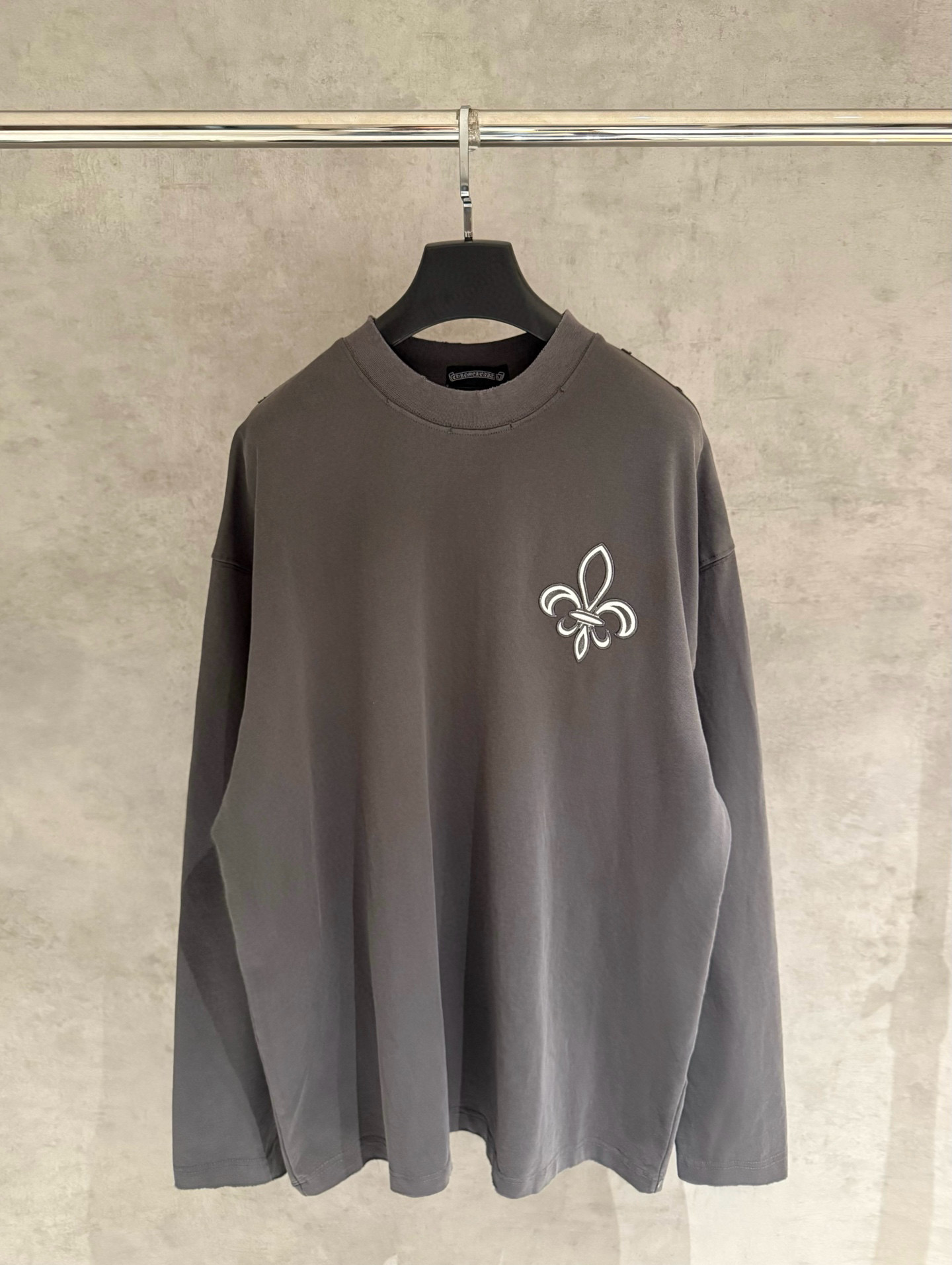 חולצת טי שרוול ארוך Chrome Hearts עם לוגו רקום – איכות מעולה