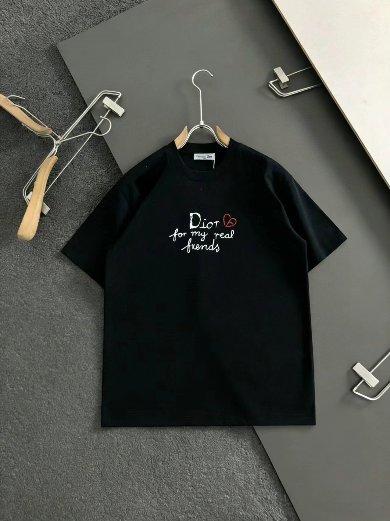 Camiseta P90 Dior 25s nueva modal. Diseño de transferencia de calor 3D de letras clásicas en el pecho. Las letras de la…