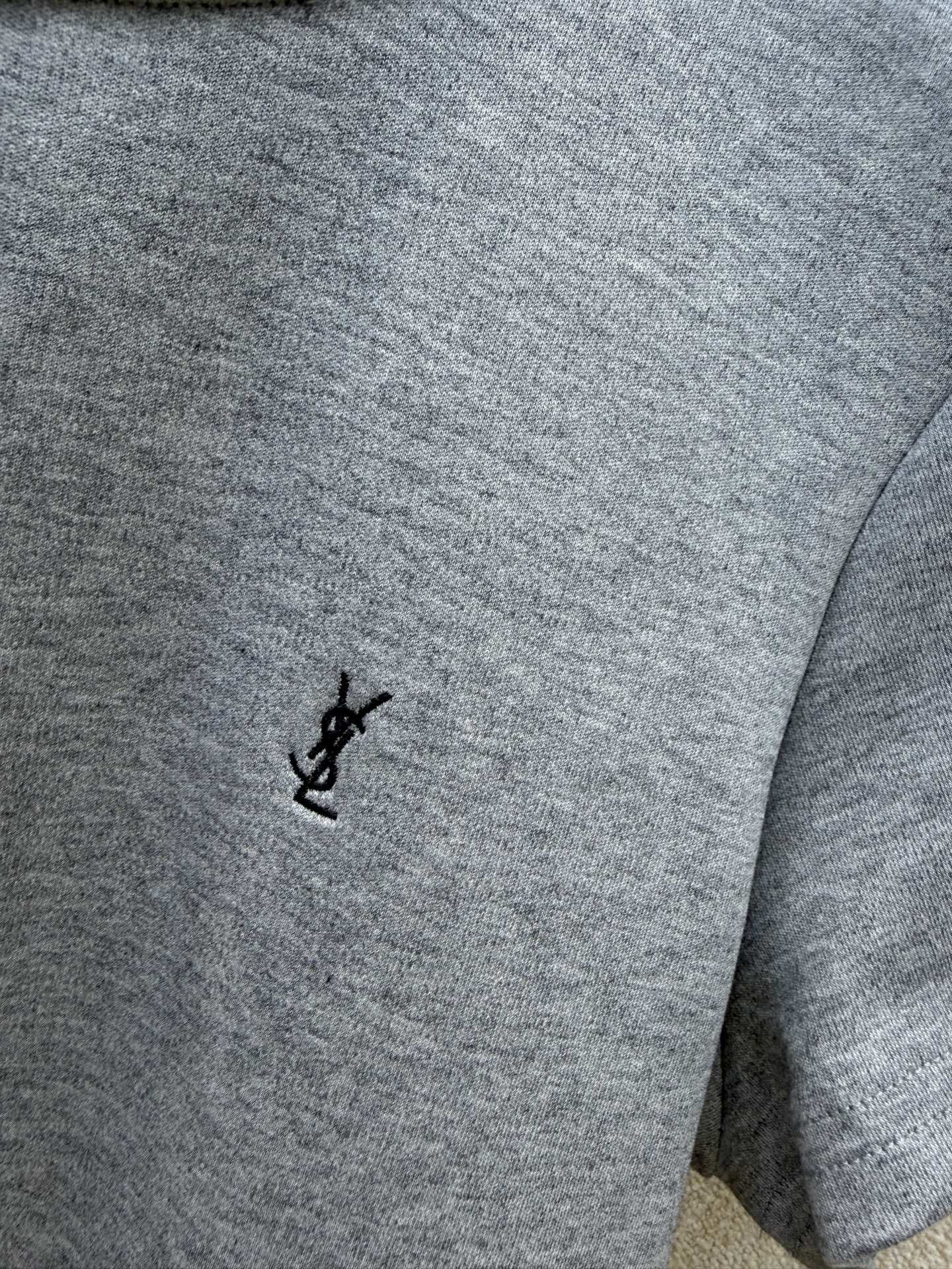 생로랑 YSL 자수 슬림핏 크롭 반팔 티셔츠 103360 이미지 6