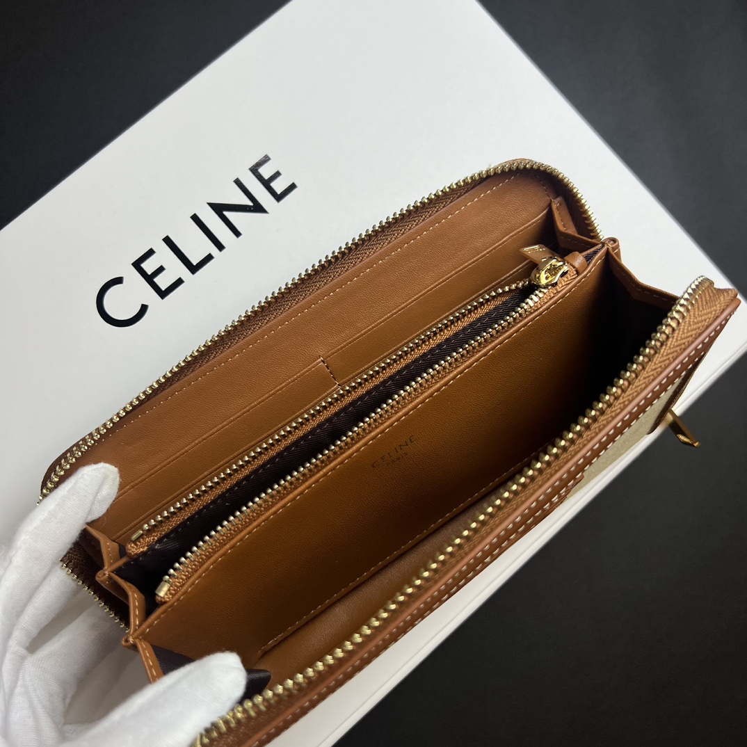 
💎 升级原版 🇫🇷 𝗖𝗘𝗟𝗜𝗡𝗘  
CELINE 二层牛皮 非超迁  原单工厂出品 💎 
TRIOM