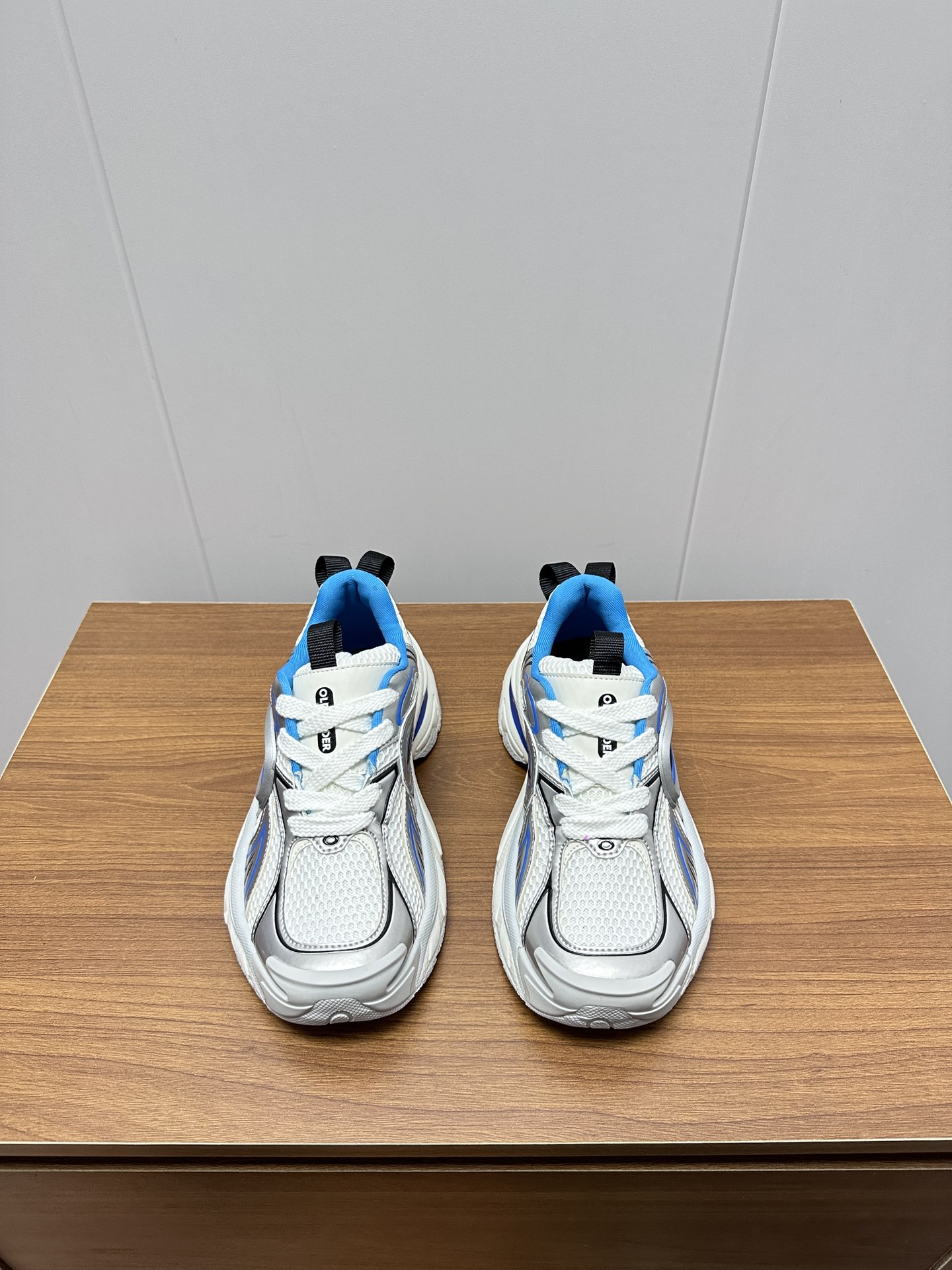 P800 Turbo Runner Shoes: Dynamic Design with TPU-Leather Web Fabric Mix - 图片 4