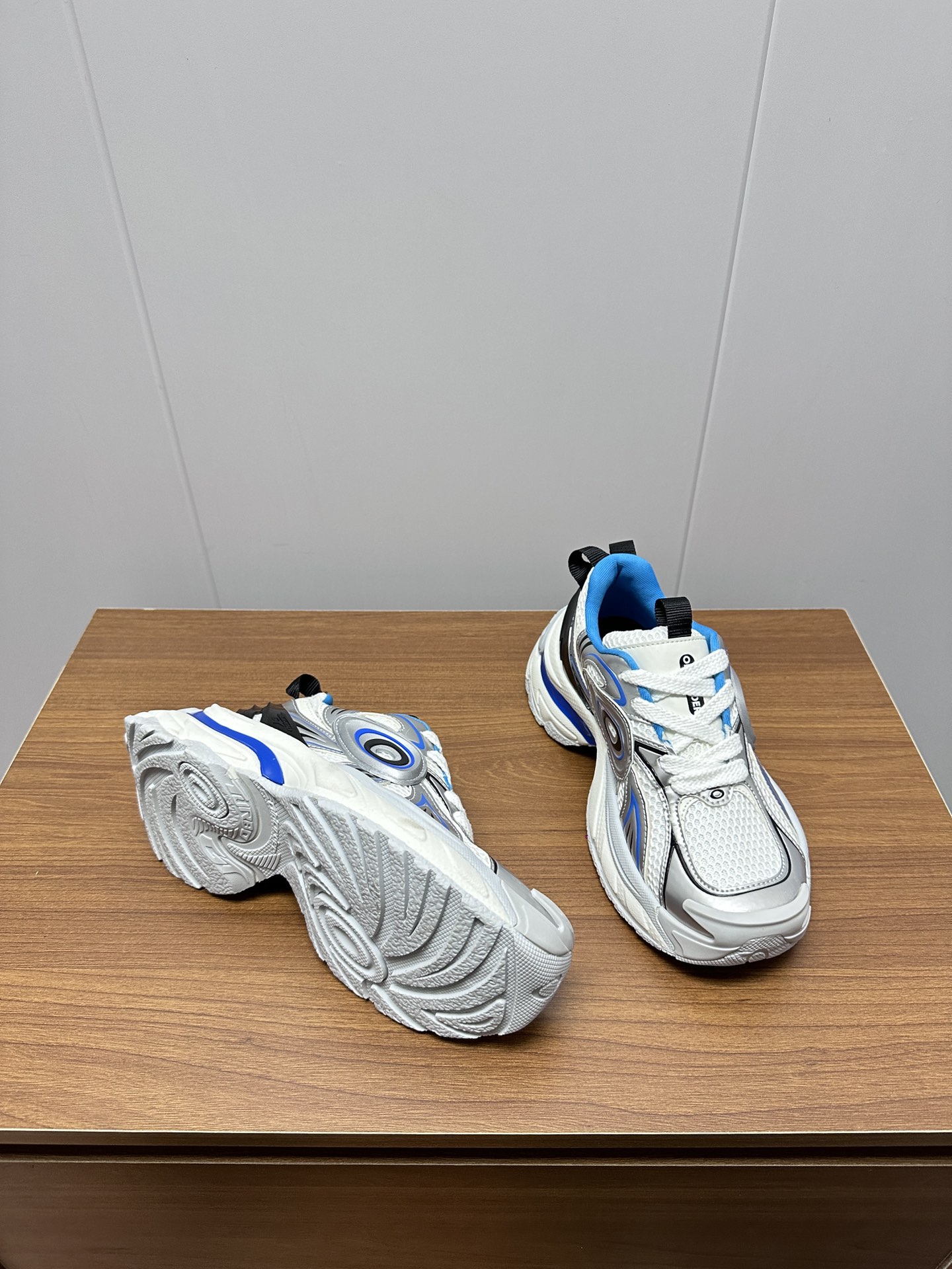 P800 Turbo Runner Shoes: Dynamic Design with TPU-Leather Web Fabric Mix - 图片 3