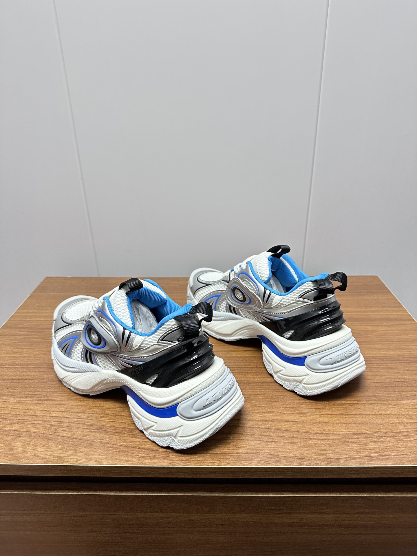 P800 Turbo Runner Shoes: Dynamic Design with TPU-Leather Web Fabric Mix - 图片 5