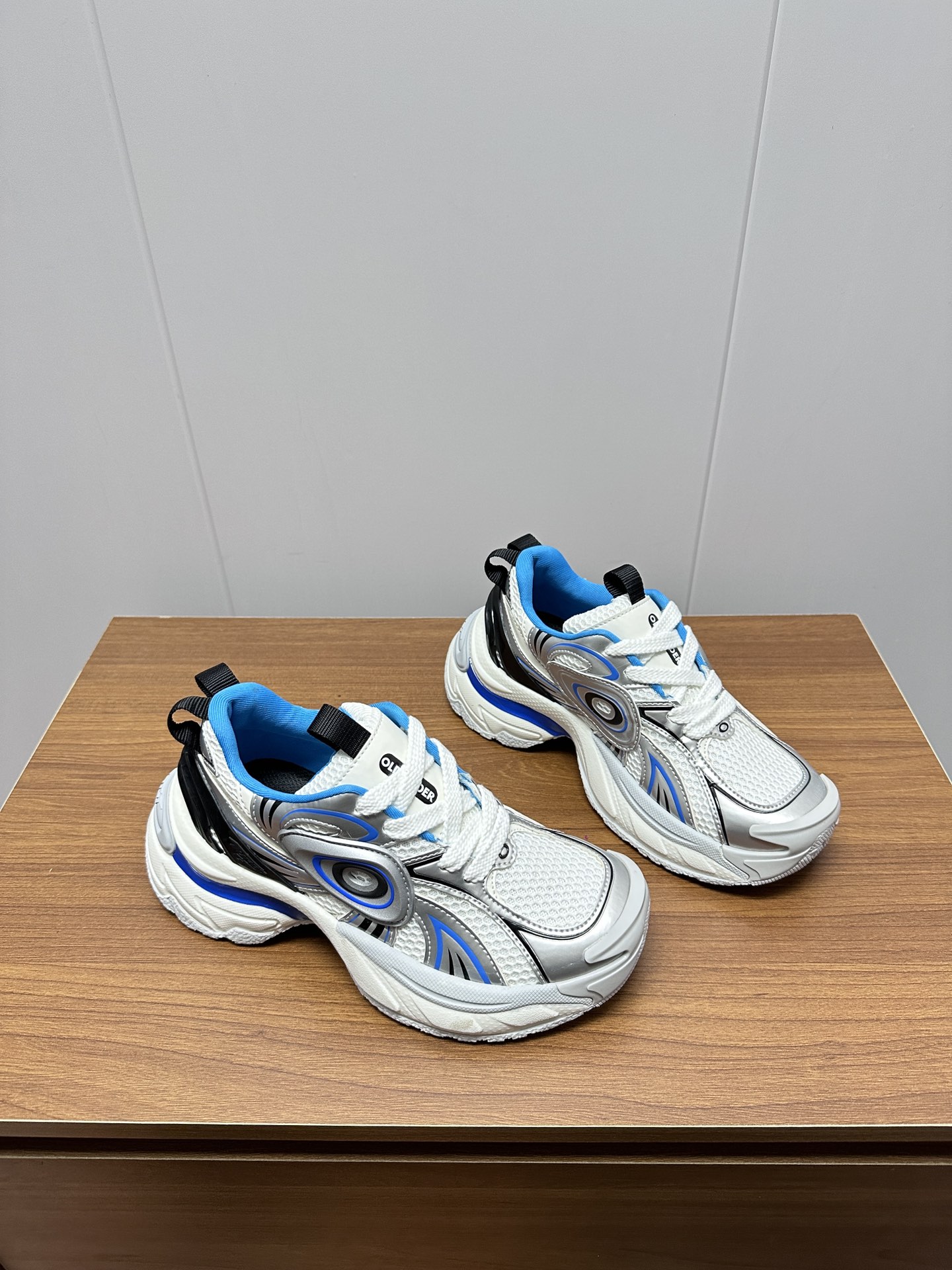 P800 Turbo Runner Shoes: Dynamic Design with TPU-Leather Web Fabric Mix - 图片 2