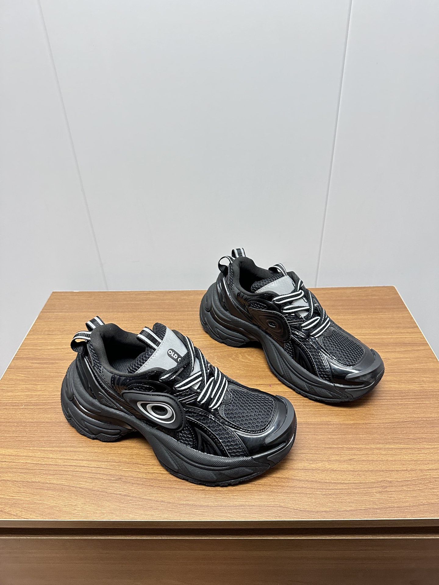 “Review: P800 O-Turbo Runner Shoes with TPU-Leather Mix Fabric” - 图片 2
