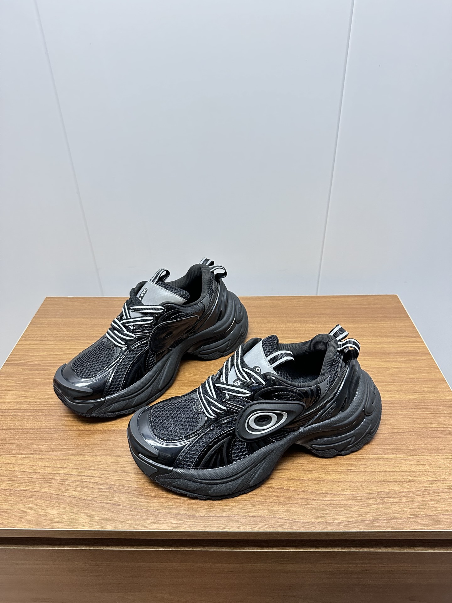 “Review: P800 O-Turbo Runner Shoes with TPU-Leather Mix Fabric”