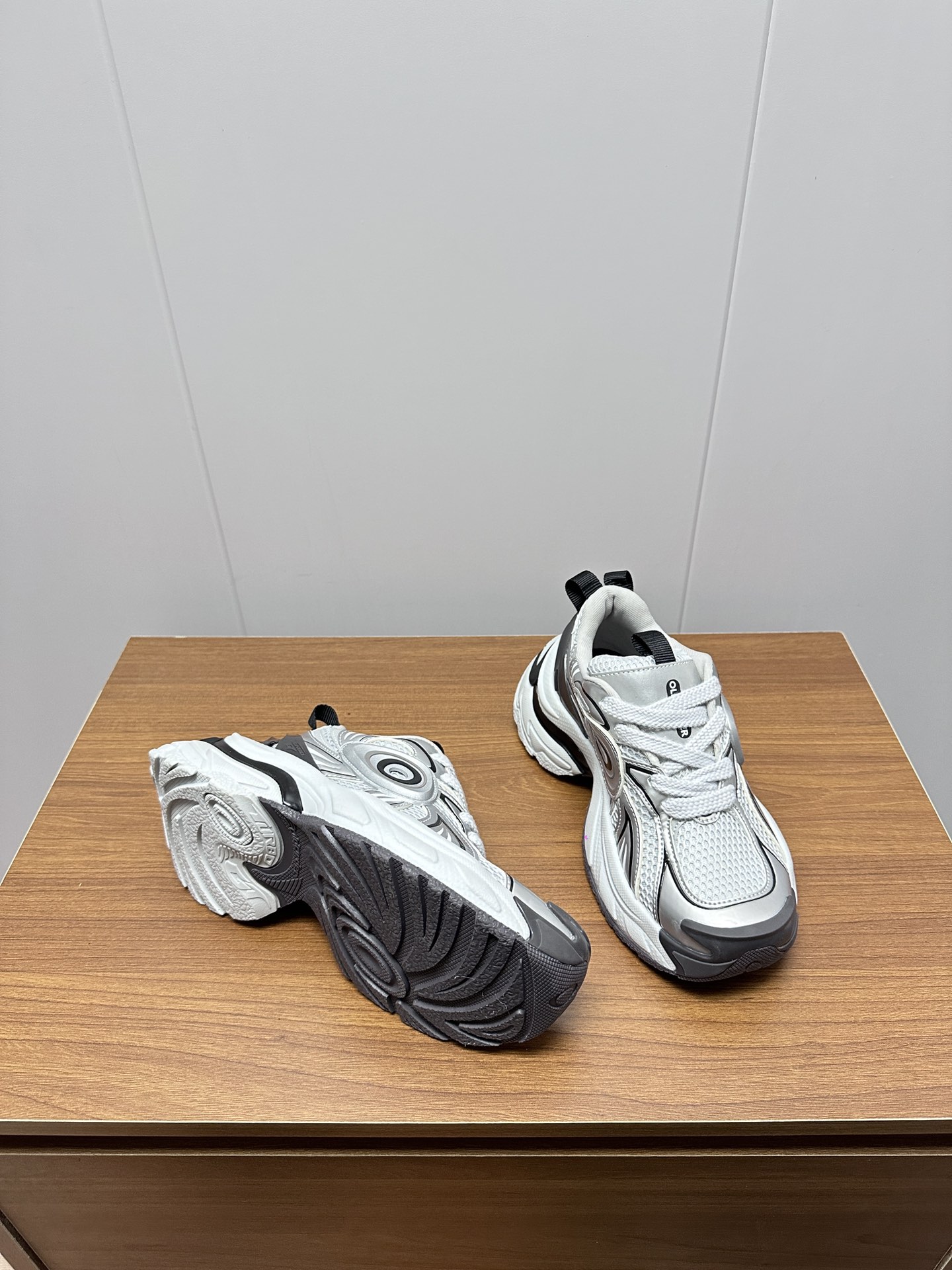 “Old Order Turbo GT Sneakers: P800 Factory Design, TPU Leather Mix, Size 35-40” - 图片 3