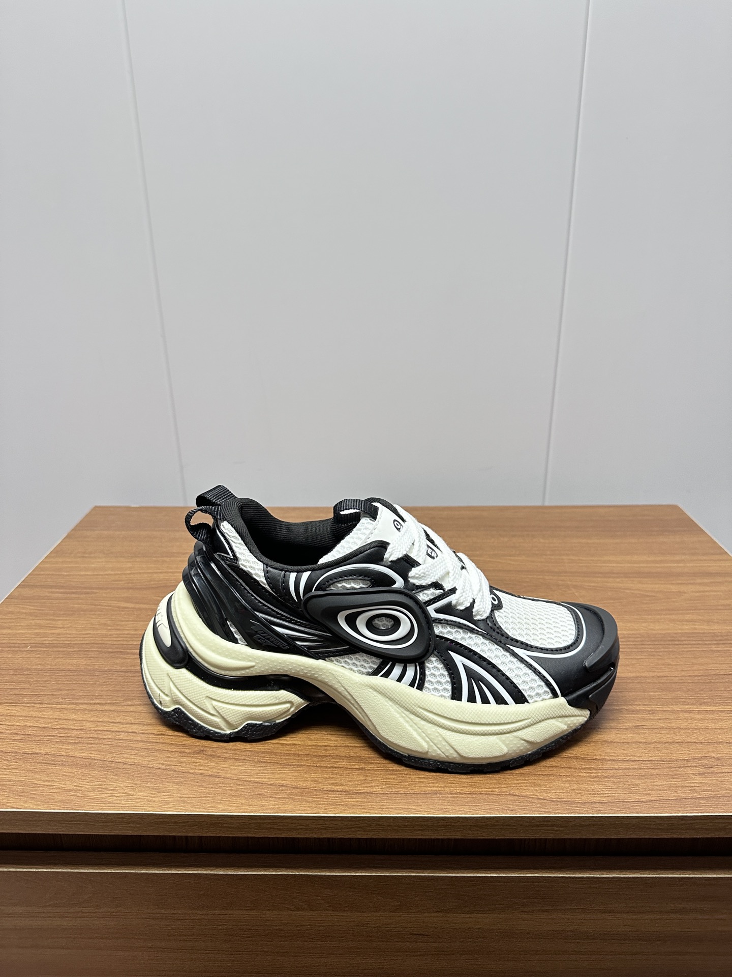“Old Order Turbo GT Sneakers: P800 Factory Design with TPU-Leather Mix” - 图片 6