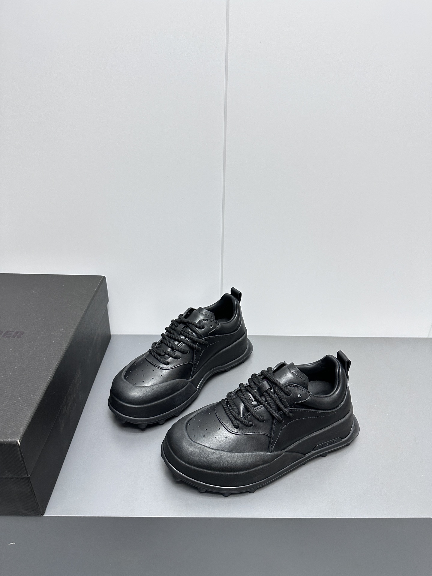 New Arrival: P782 Plant Sports Shoes with Lightweight Soles for Fashionable Comfort