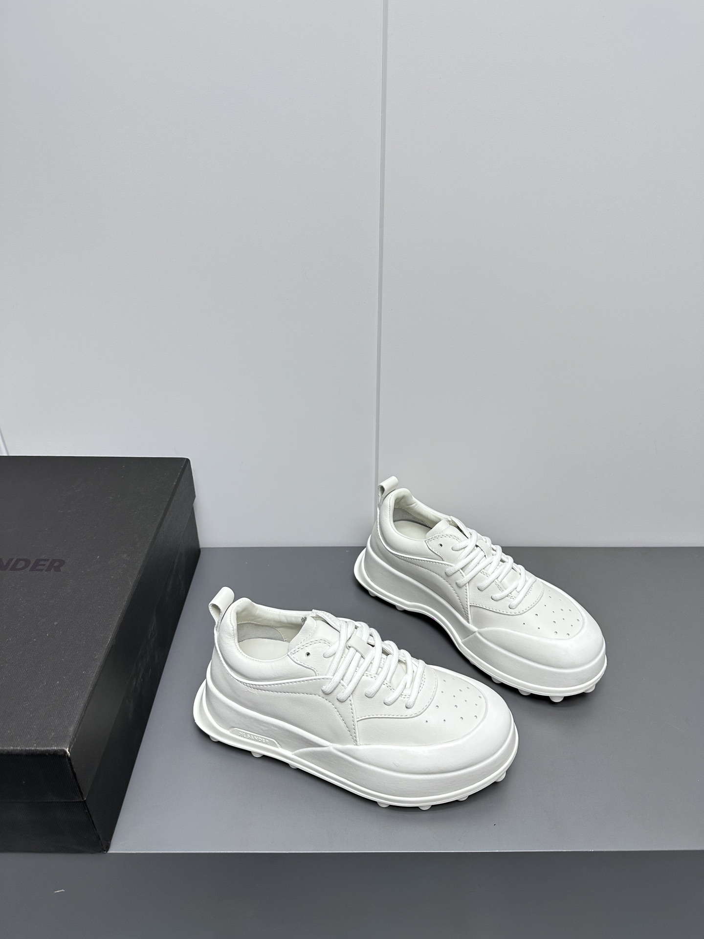 New Arrival: J’s 2024 Sports Shoes with Lightweight Soles for Fashionable Comfort - 图片 2