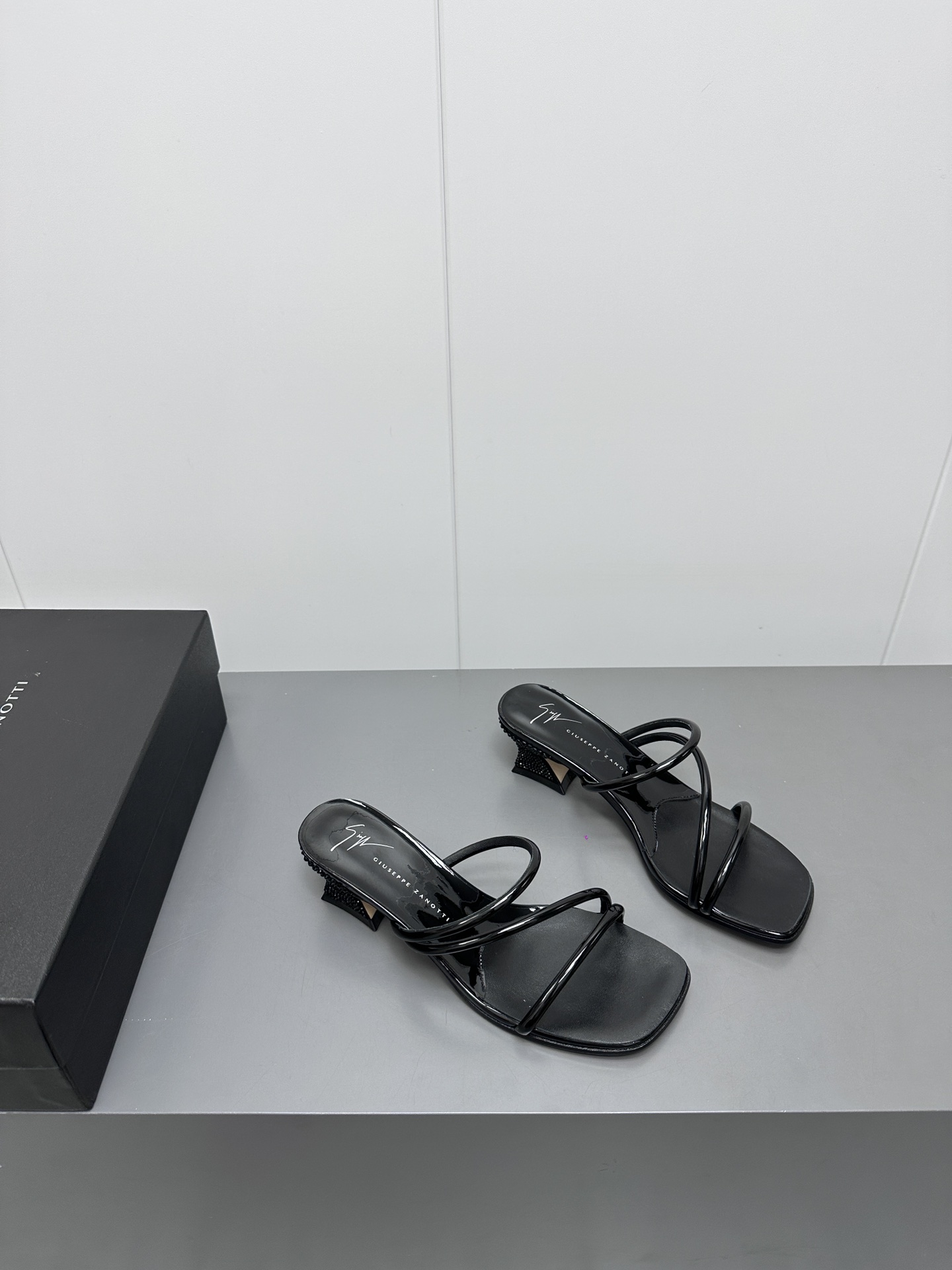 Italian Crystal Transparent High Heel Slippers by Giuseppe Zanotti - 图片 2