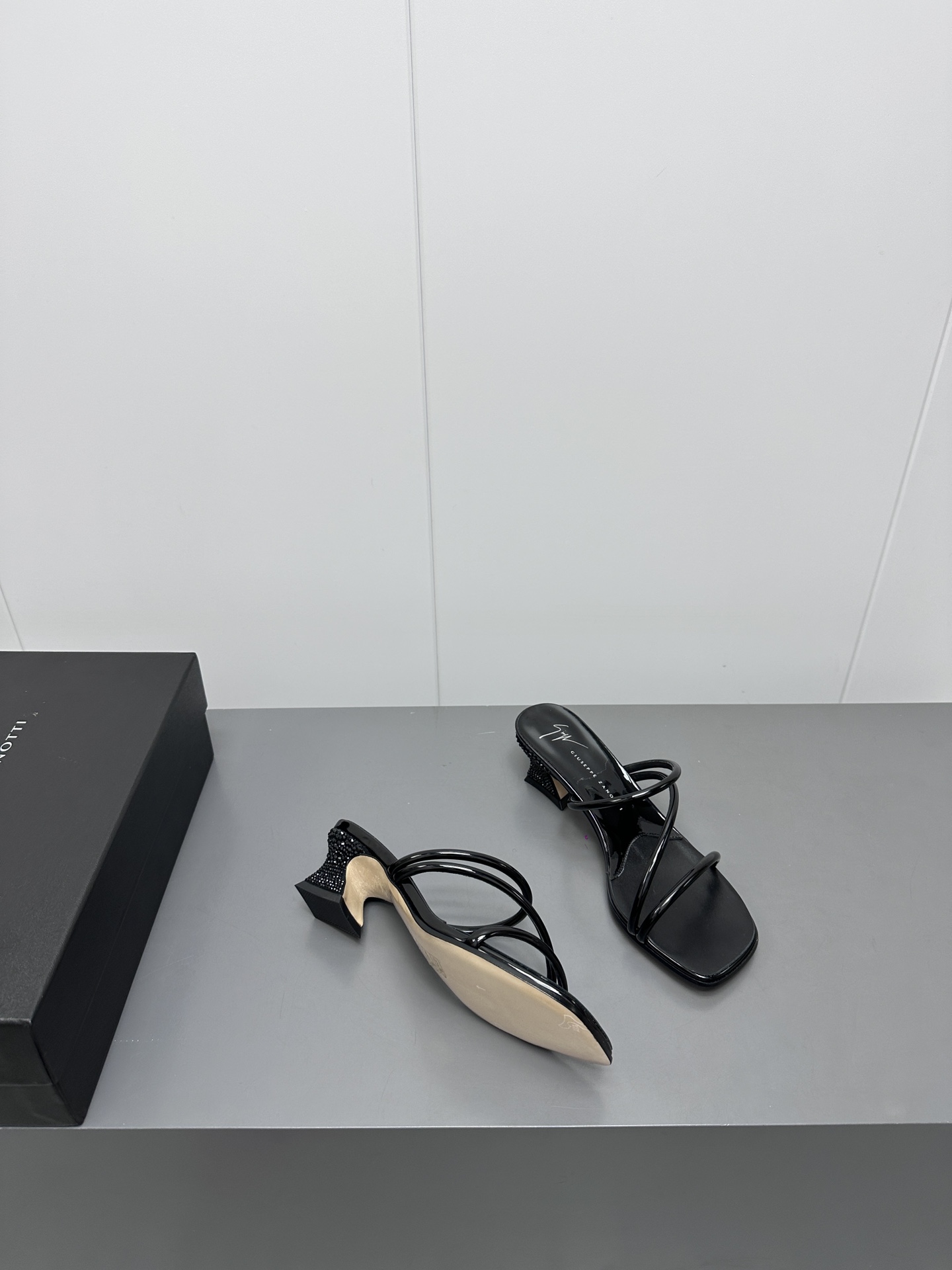 Italian Crystal Transparent High Heel Slippers by Giuseppe Zanotti - 图片 3