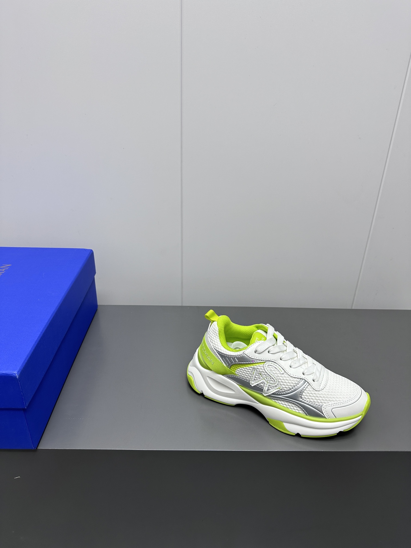 SW New Luxury Sneakers: Innovative Design with High Quality and Comfort - 图片 6