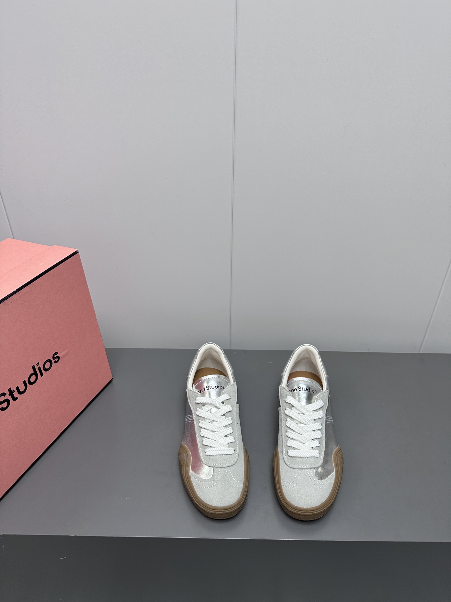 Acne Studios 24s: Stylish 700 High Bars Sneakers with Premium Materials - 图片 4
