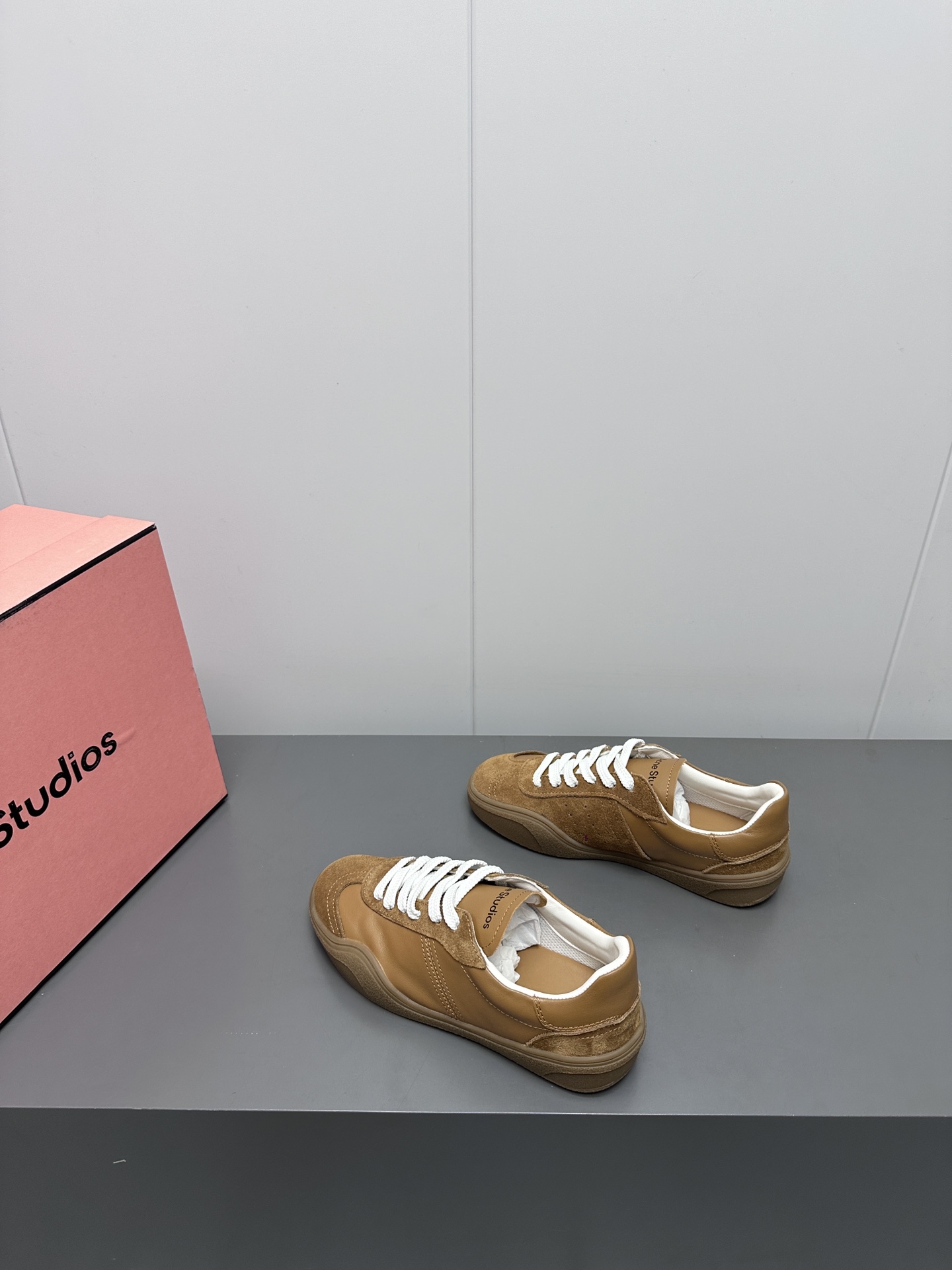 Acne Studios 24s: Stylish Lambskin Sneakers for Women, 700 High Bars! - 图片 5