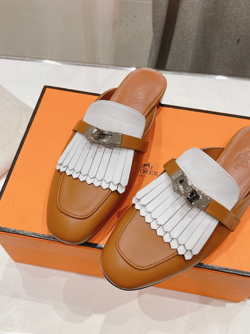 高版本出厂 🆕Herme…s fw24 new arrival～H家新款kelly扣流苏半托乐福鞋鞋型很