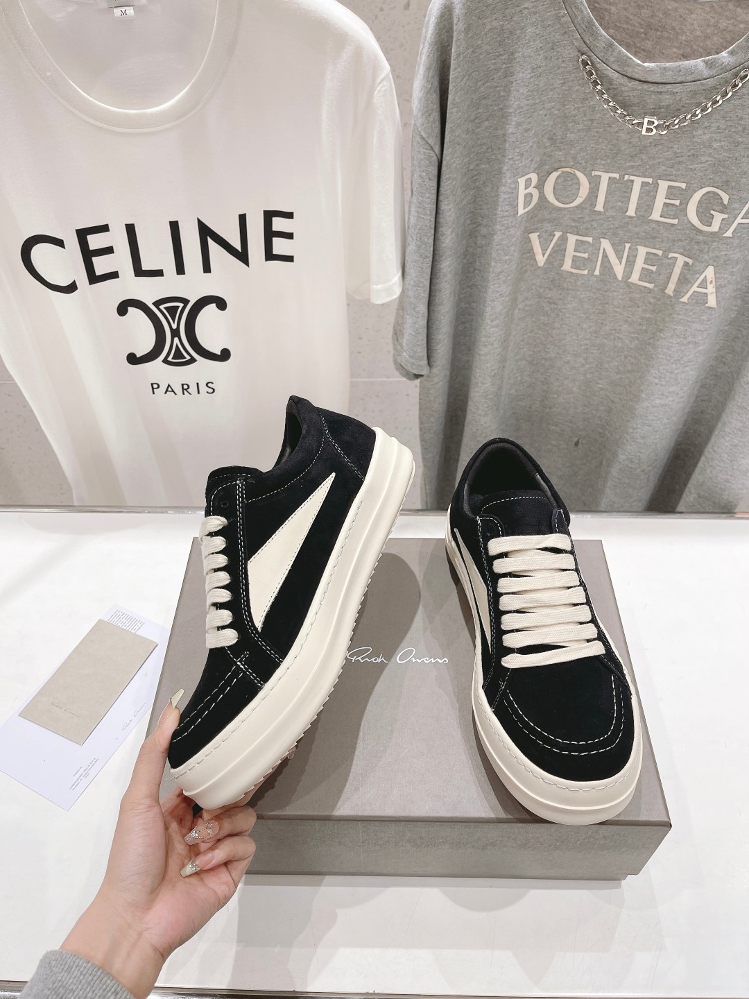 Rick Owens’ High-End Retrospect Sneakers: Luxury Design with Premium Materials - 图片 3