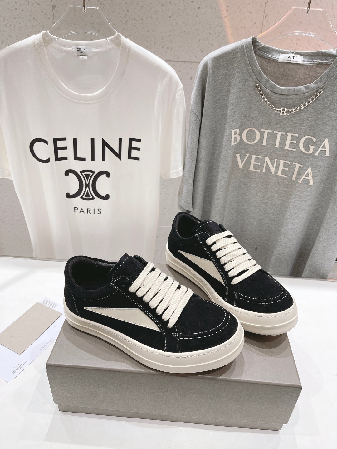 Rick Owens’ High-End Retrospect Sneakers: Luxury Design with Premium Materials - 图片 5