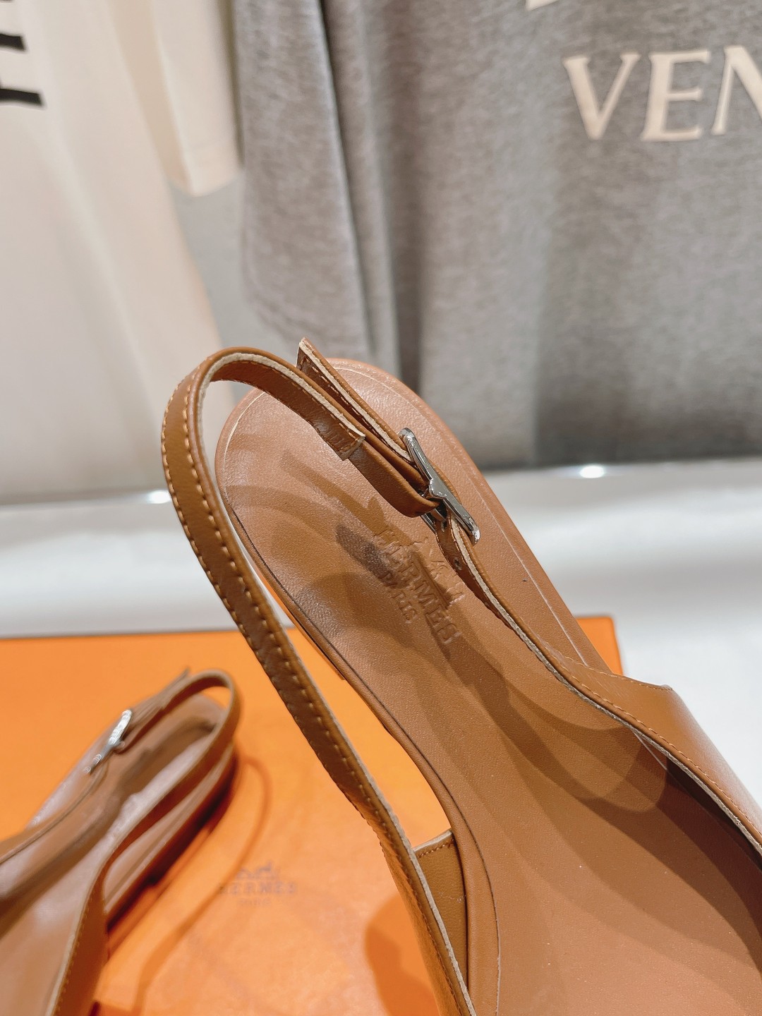 “High-End 775: Comfortable Leather Shoes with Fine Italian Details and Imported Materials” - 图片 8