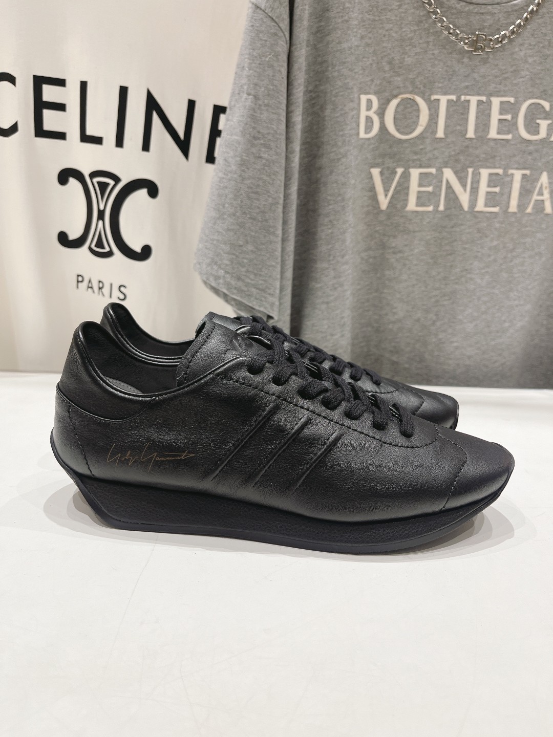 Y-3 YohjiYamamoto 2024 Limited Edition Black Shoes with Unique Design - 图片 3