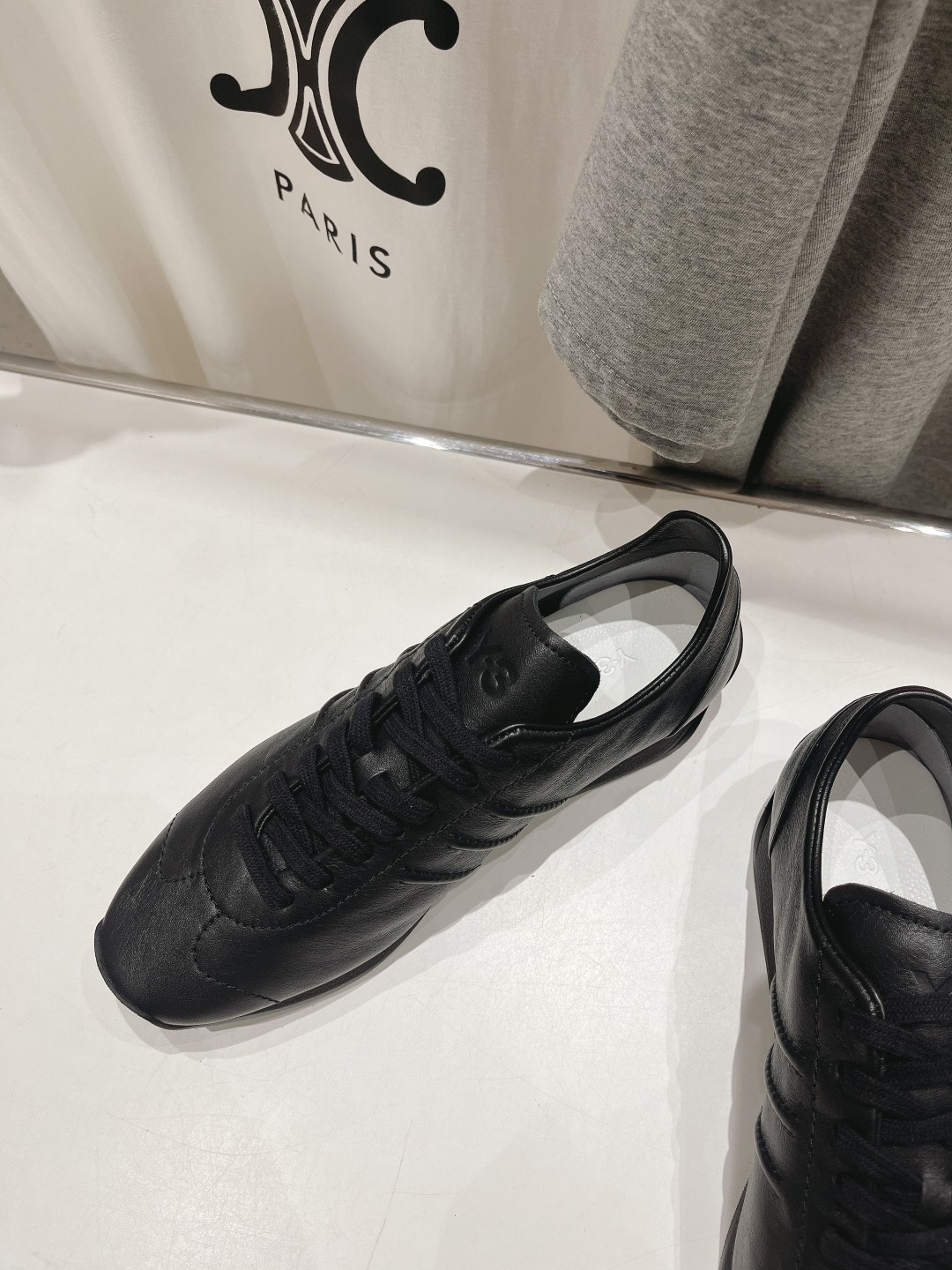 Y-3 YohjiYamamoto 2024 Limited Edition Black Shoes with Unique Design - 图片 6