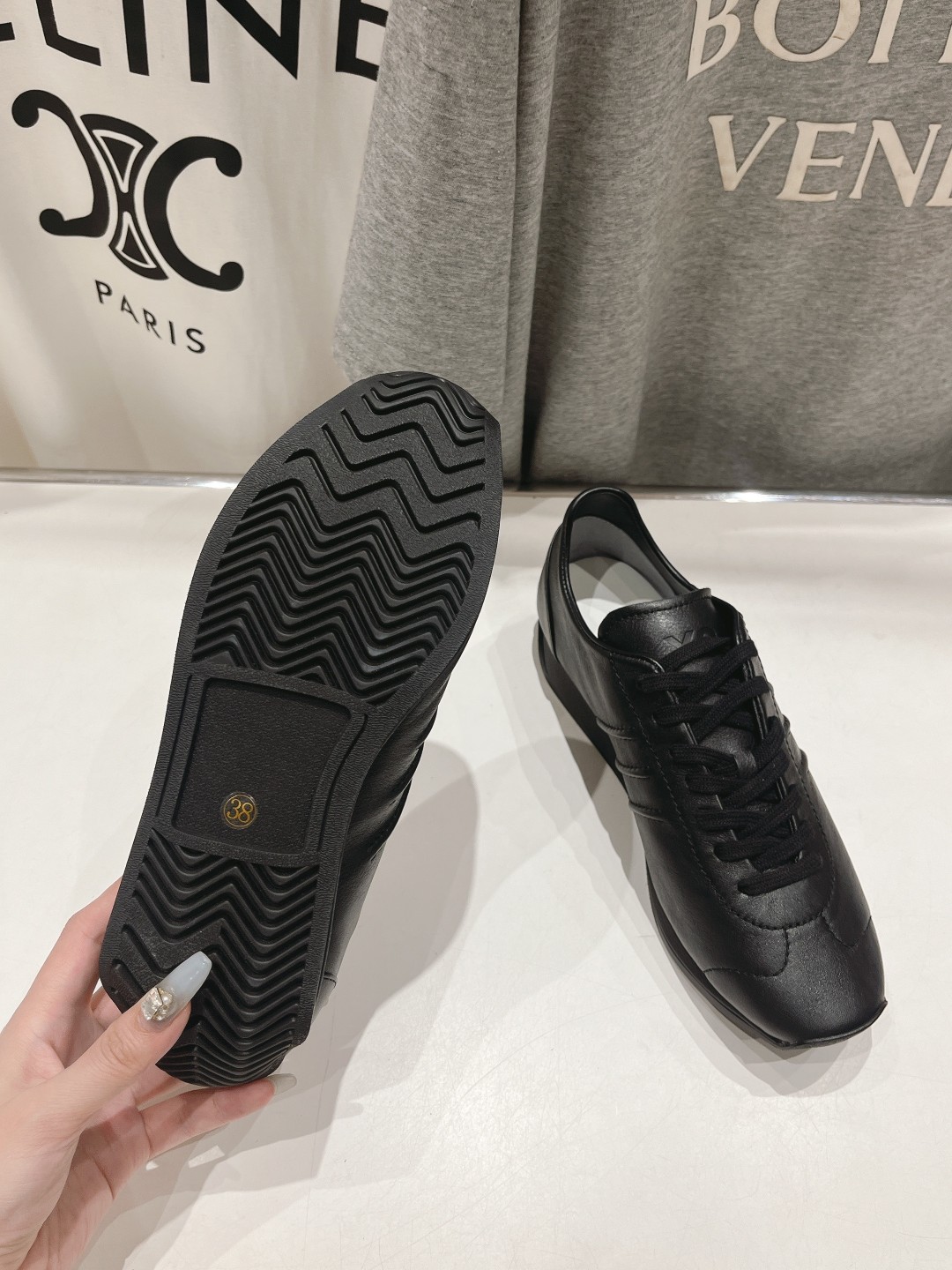 Y-3 YohjiYamamoto 2024 Limited Edition Black Shoes with Unique Design - 图片 9