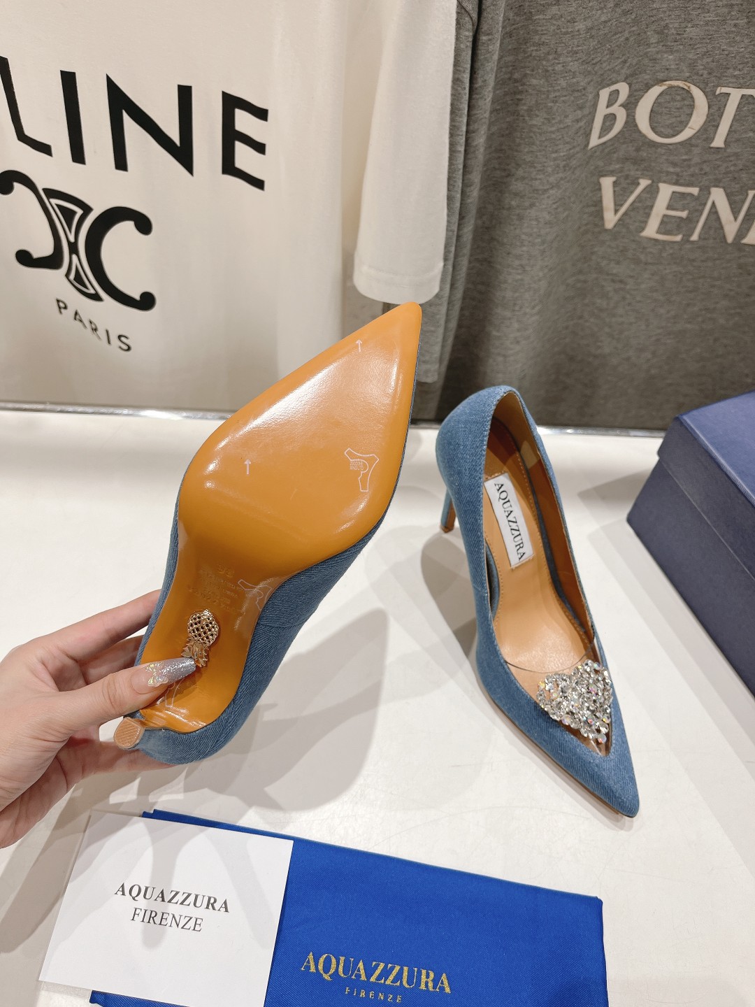 高版本出厂
 AQUAZZURA～菠萝24ss/全新水钻高跟鞋时装鞋单鞋🥂【市场顶级版本】

大热水钻 