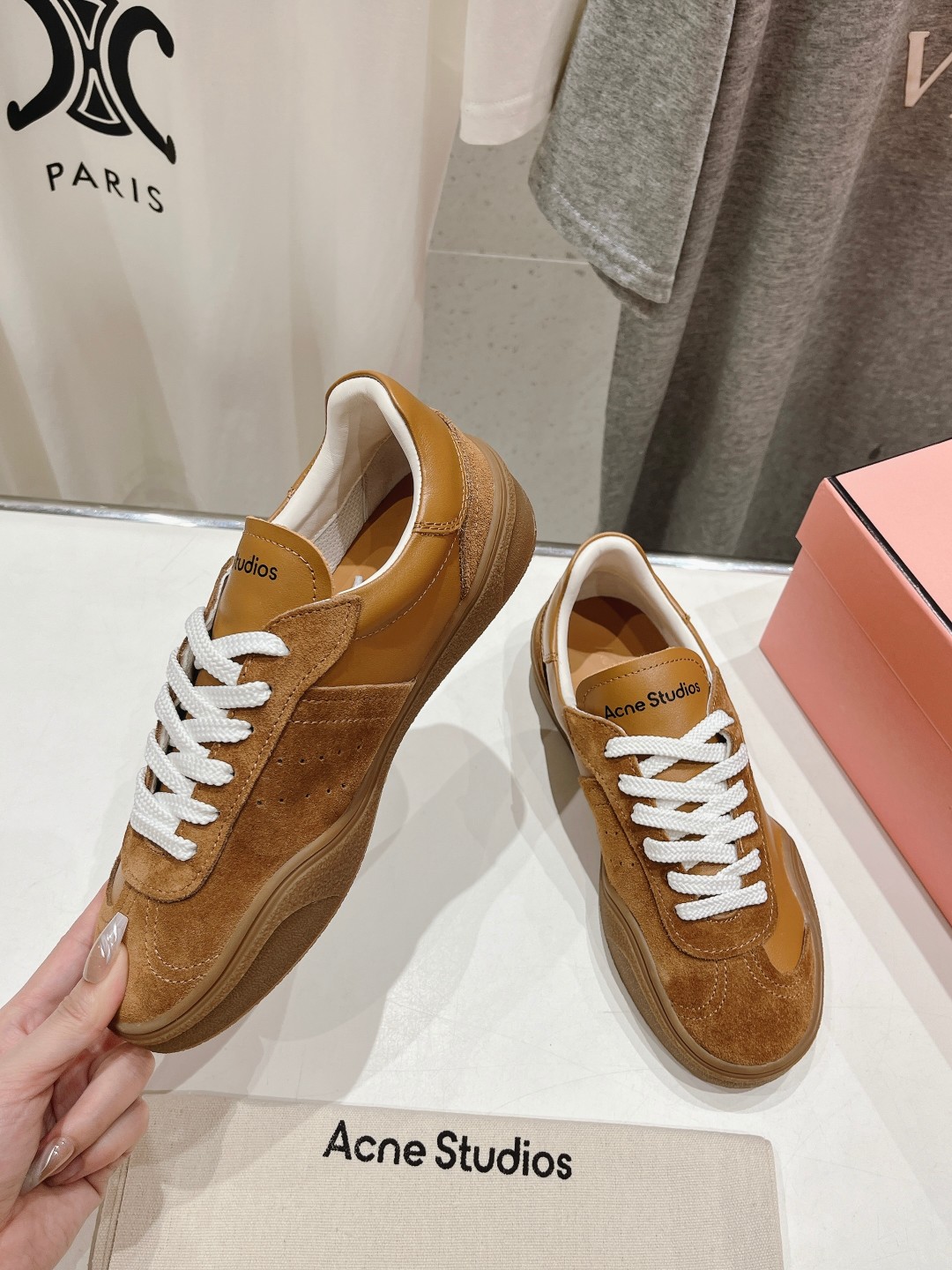 Acne Studios: High-End Version at $700 with Unique Designs and Premium Materials - 图片 2