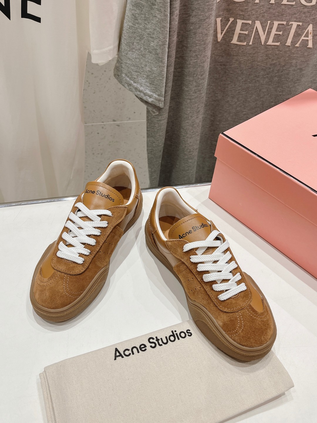 Acne Studios: High-End Version at $700 with Unique Designs and Premium Materials - 图片 5