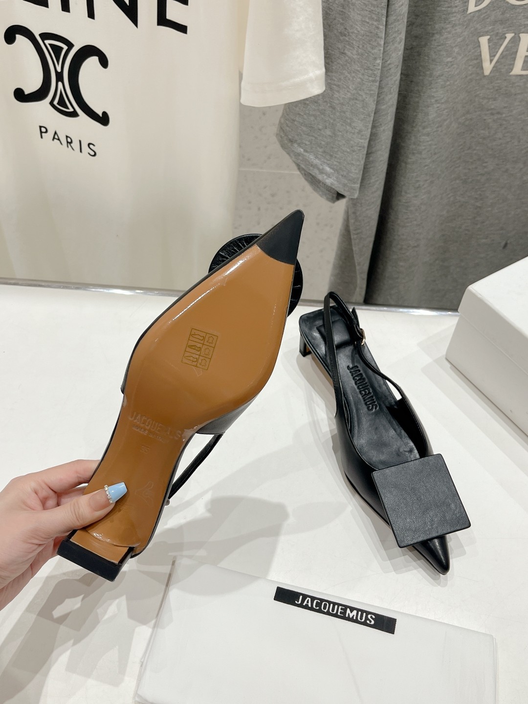 高版本出厂
「JACQUEMUS」24ss春夏 方跟小尖头凉鞋🤎肯豆同款！
一如既往极简优雅路线·超级好