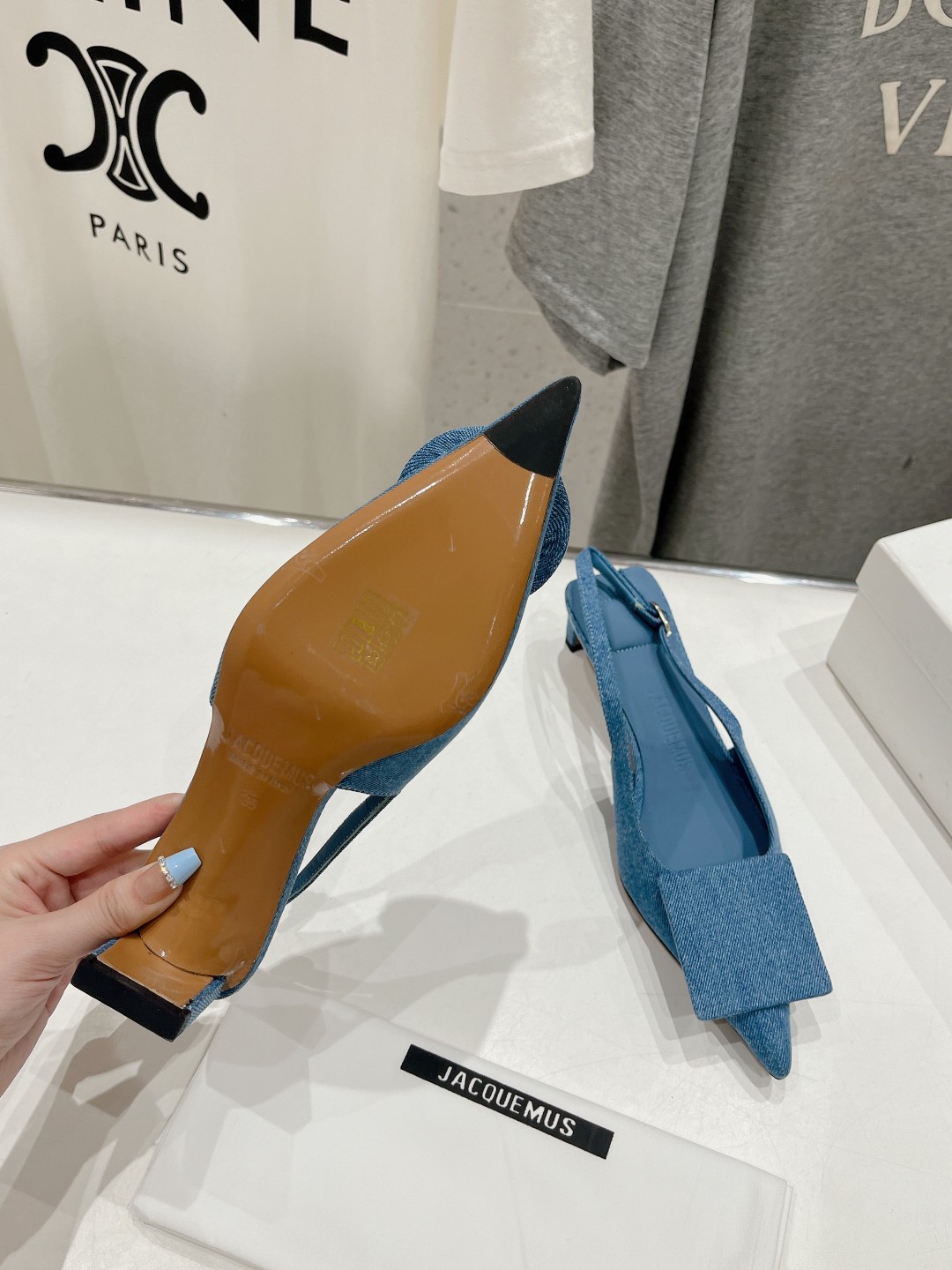 高版本出厂
「JACQUEMUS」24ss春夏 方跟小尖头凉鞋🤎肯豆同款！
一如既往极简优雅路线·超级好