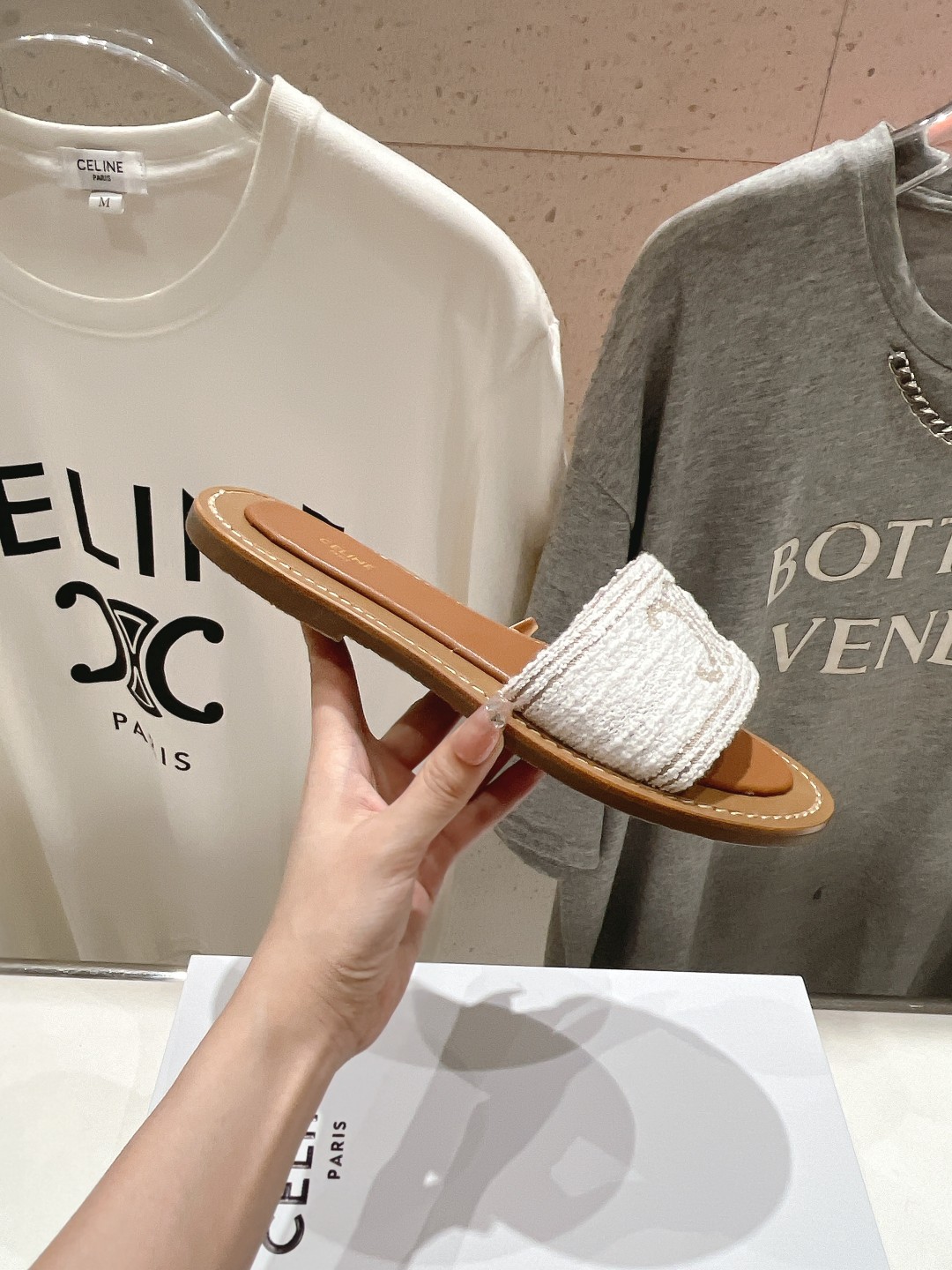 高版本出厂
 Celine*塞琳2025ss思琳初夏新款凯旋门Logo凉拖鞋
高级感十足  网红ins种